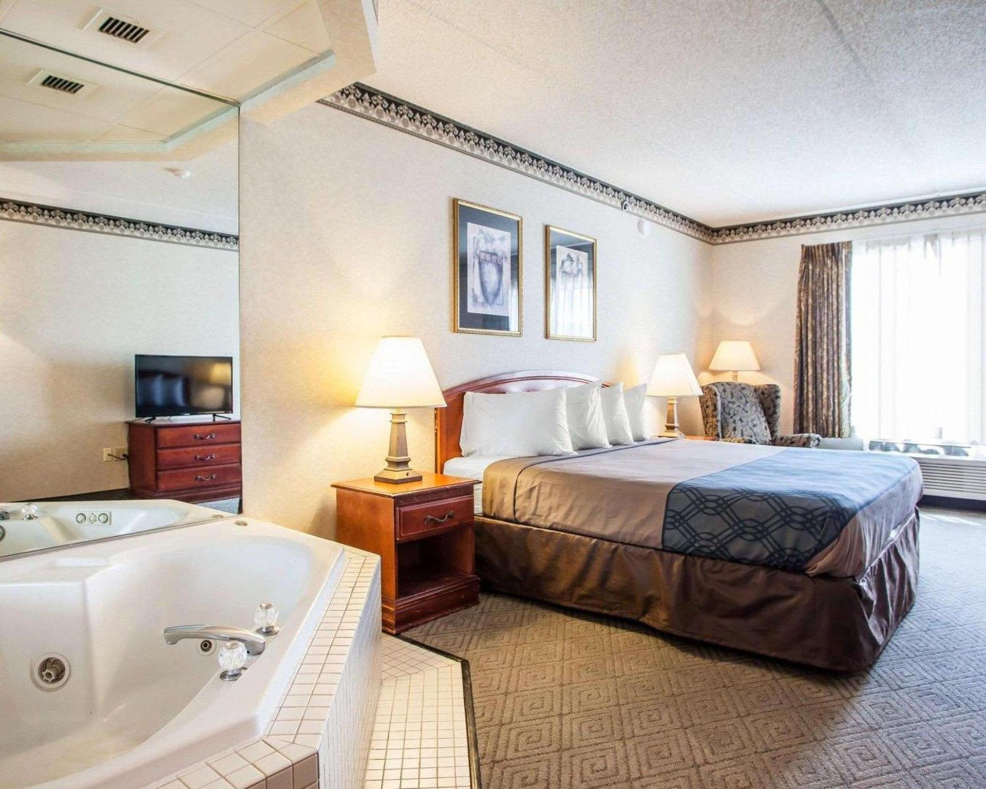 Rodeway Inn & Suites Milwaukee Airport photo 8