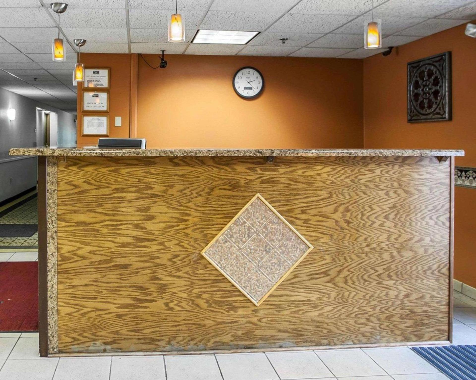 Rodeway Inn & Suites Milwaukee Airport photo 4
