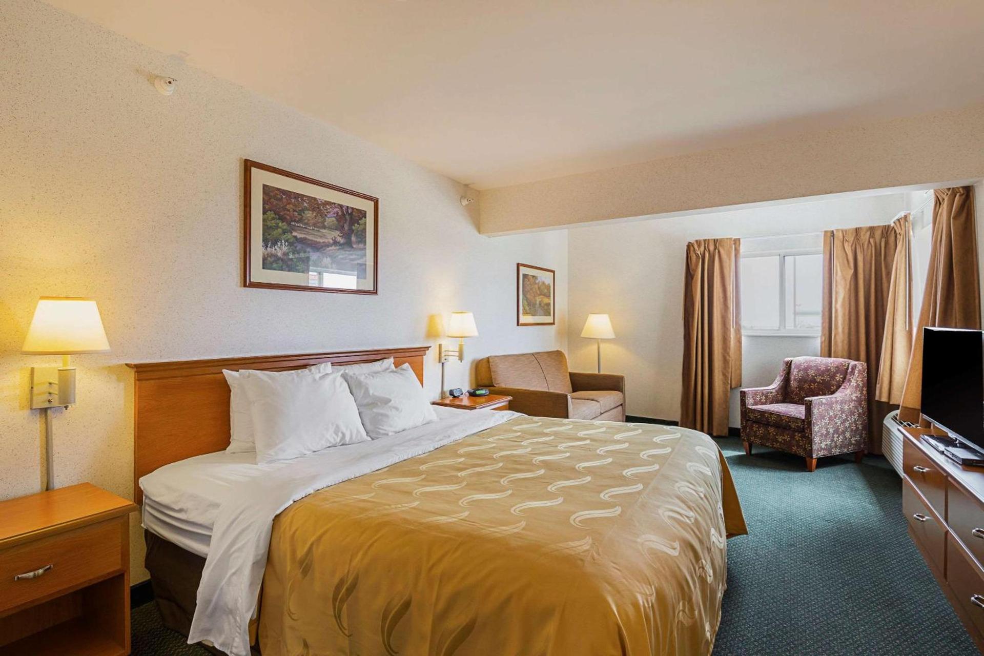 Quality Inn & Suites Belmont - Platteville photo 13