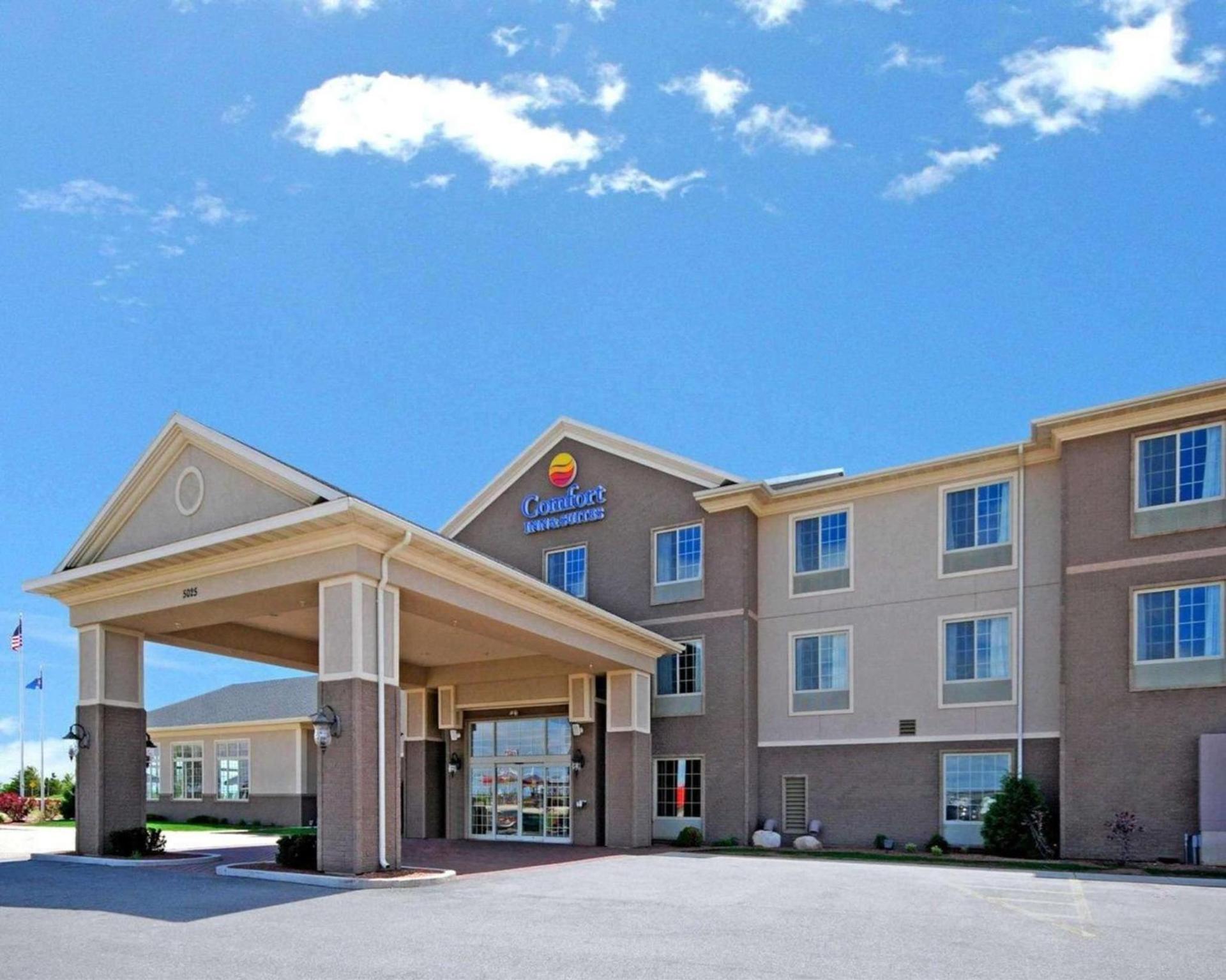 Comfort Inn & Suites Madison North photo 1