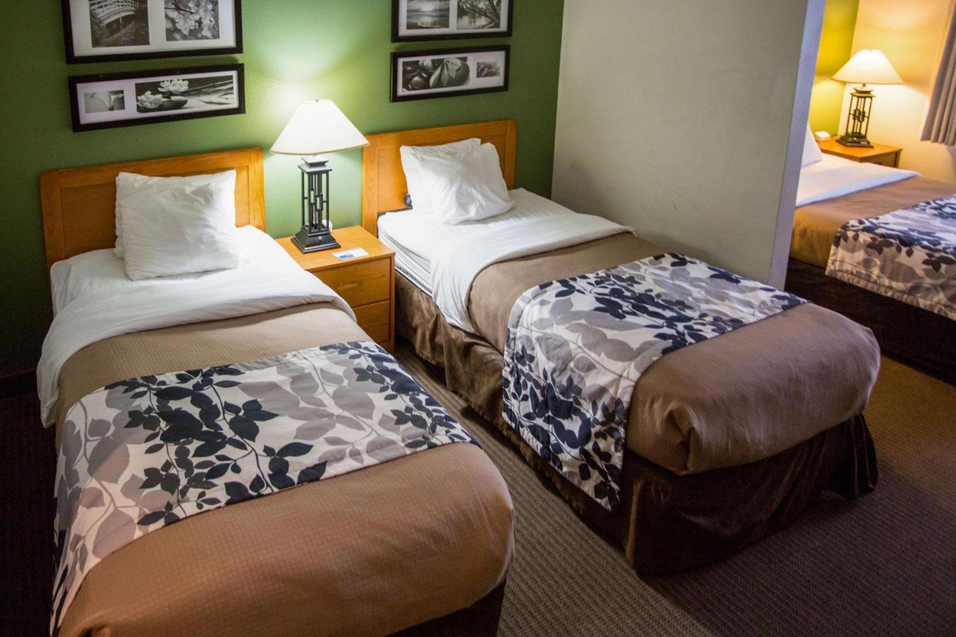 Sleep Inn & Suites Conference Center Eau Claire North photo 23