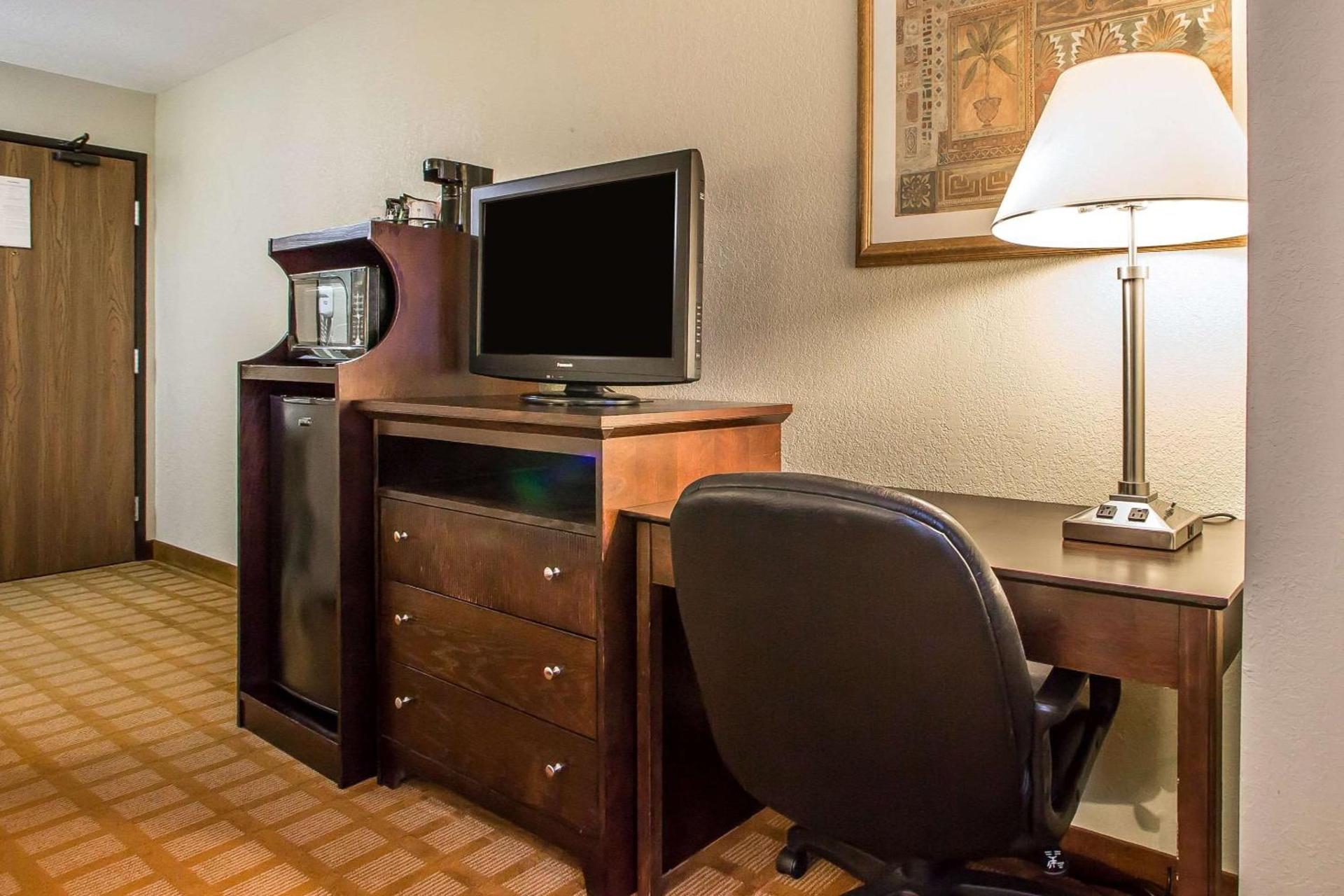 Quality Inn & Suites Marinette photo 24
