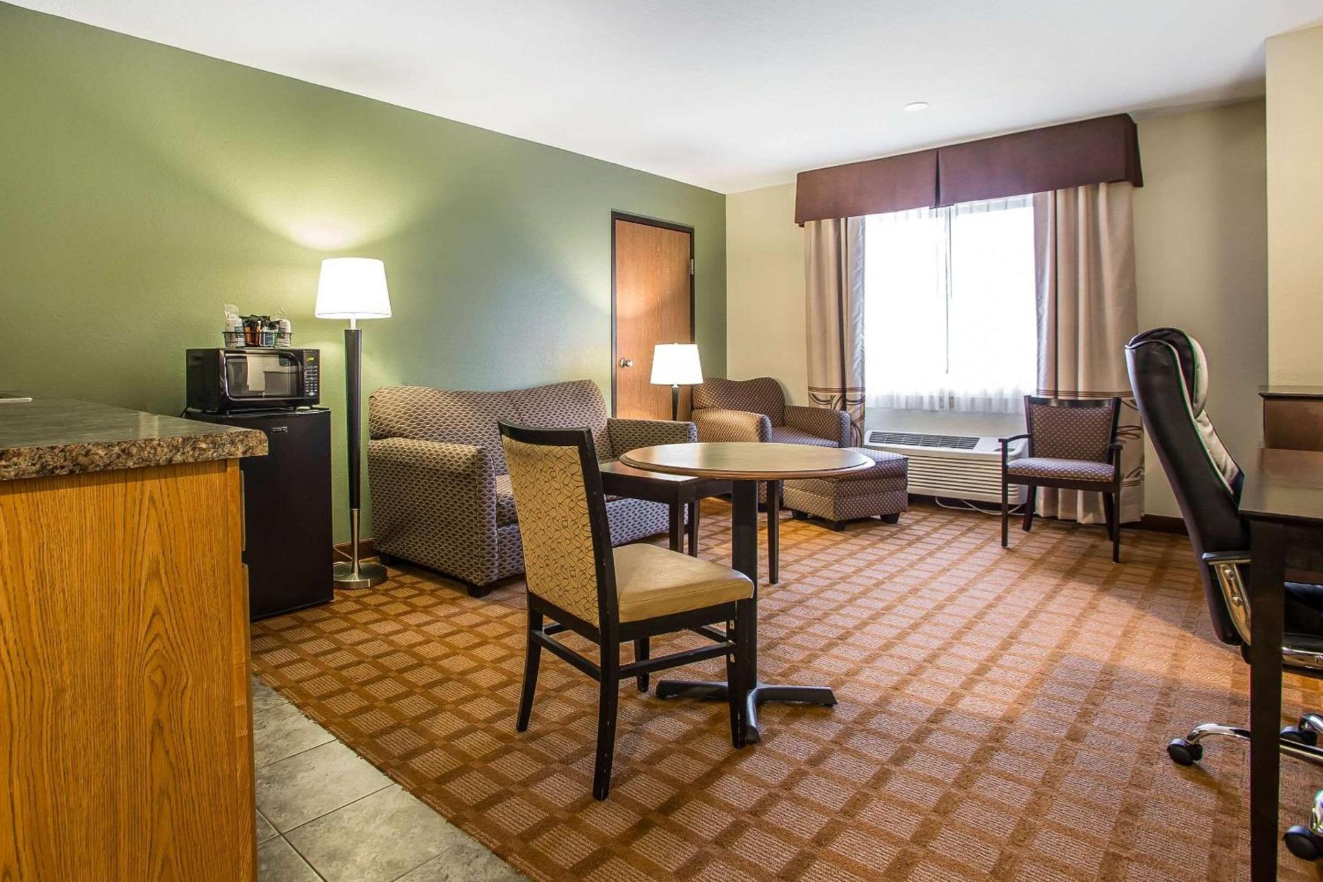 Quality Inn & Suites Marinette photo 37