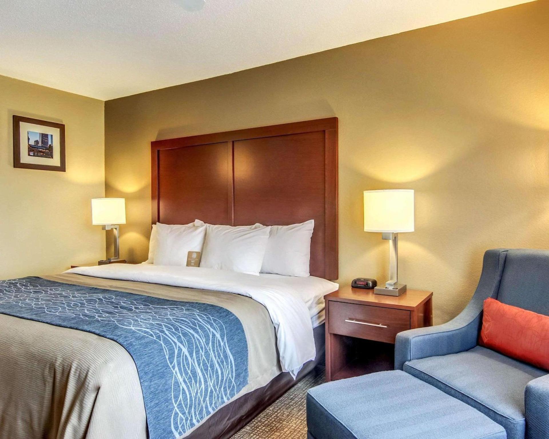 Comfort Inn & Suites Grafton-Cedarburg photo 16