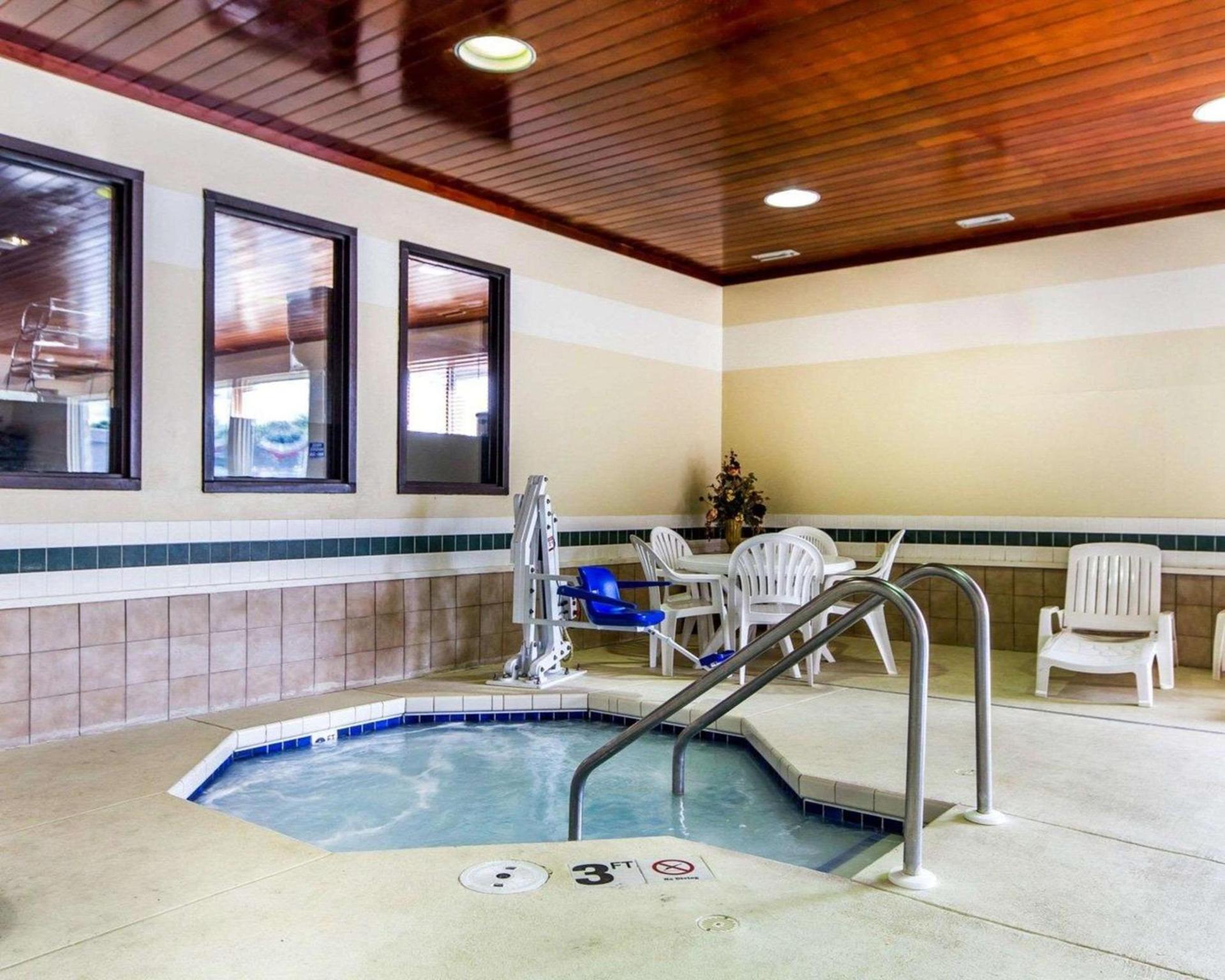 Quality Inn La Crosse North photo 9