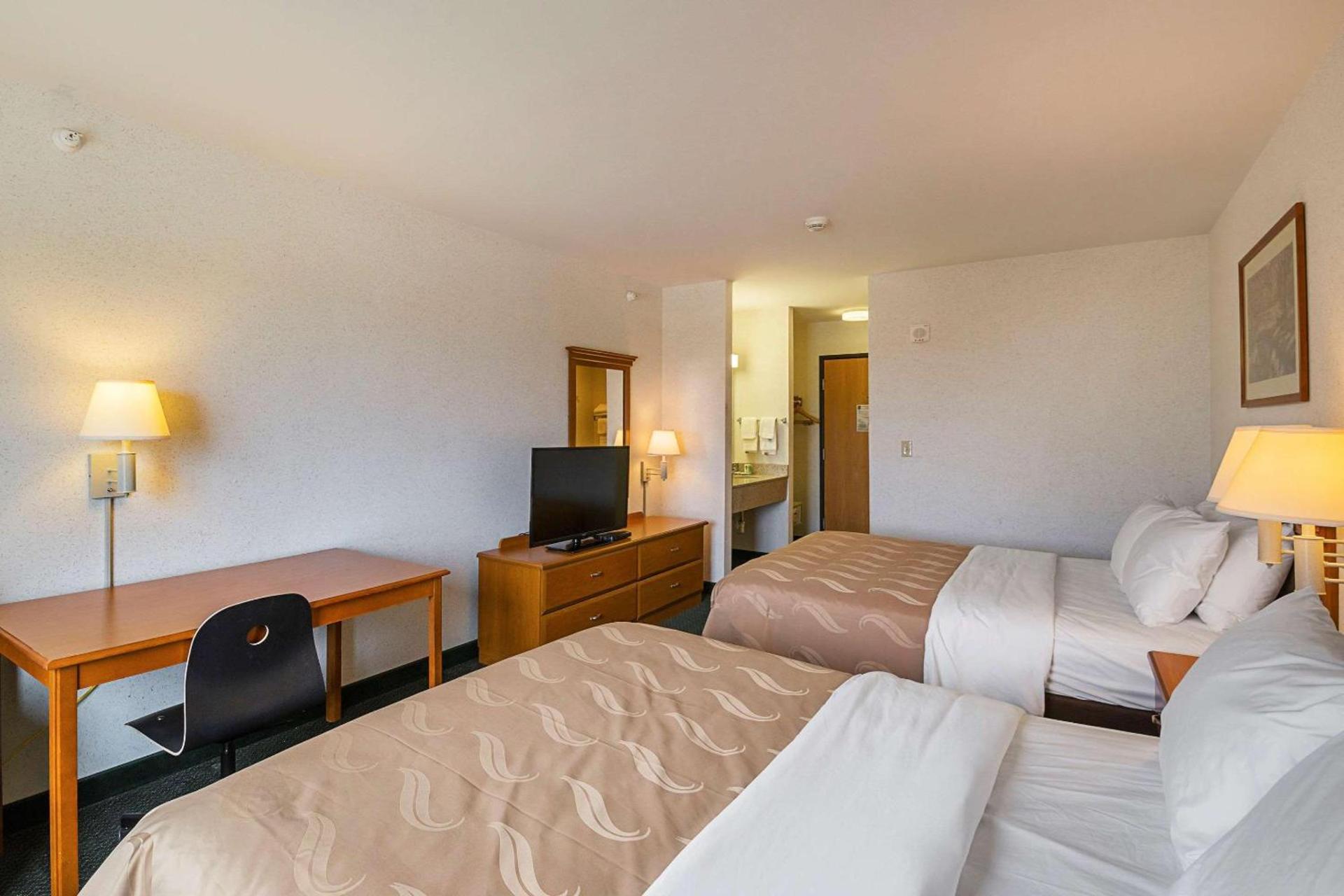 Quality Inn & Suites Belmont - Platteville photo 11