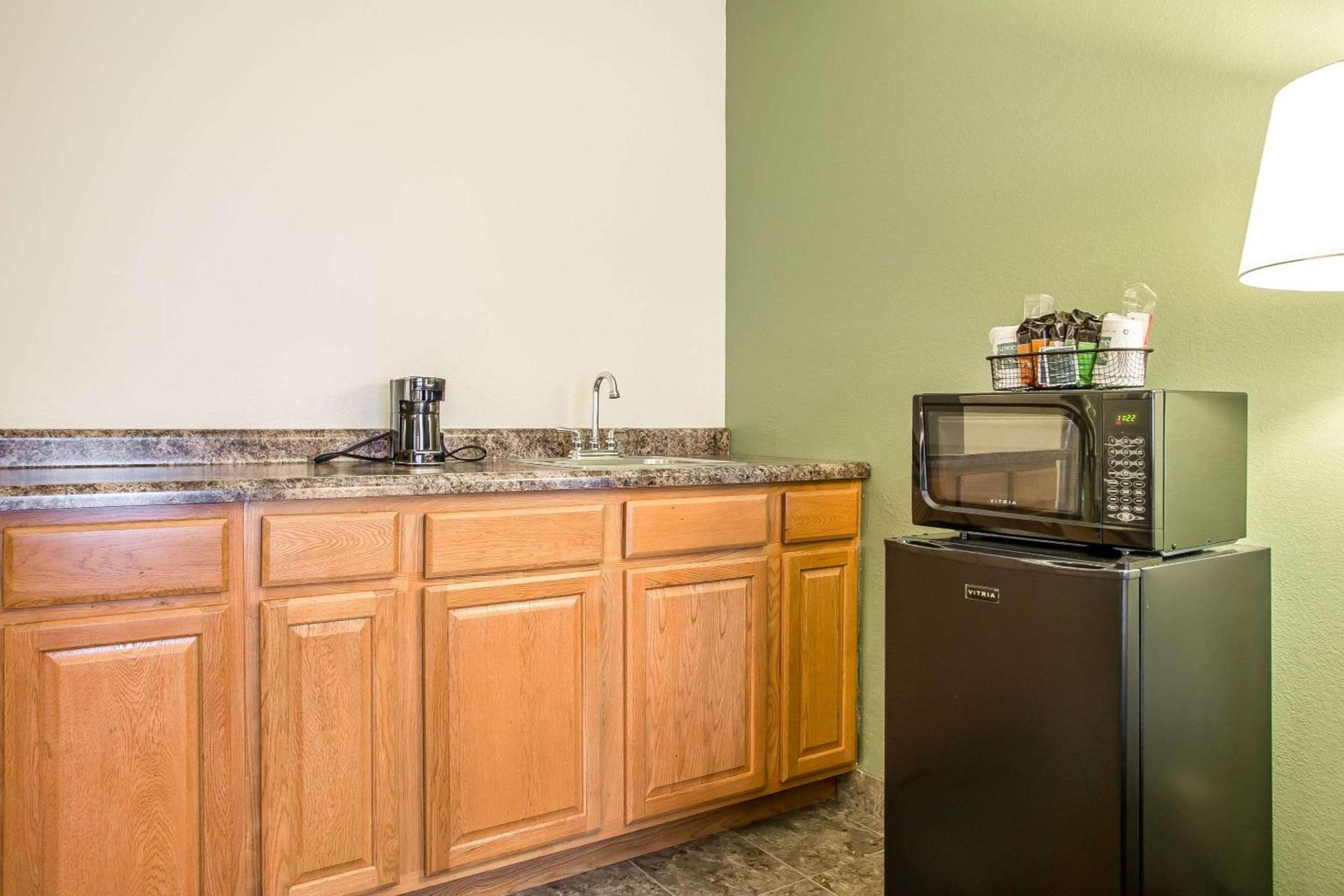 Quality Inn & Suites Marinette photo 41