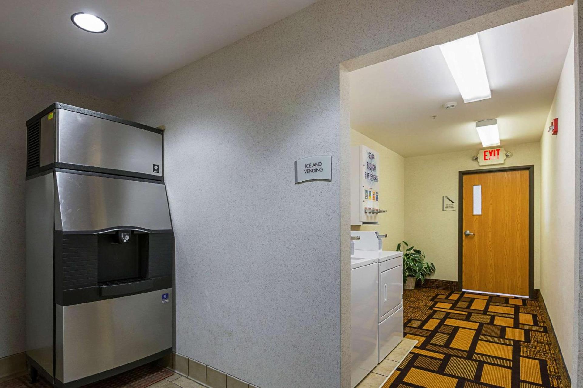 Quality Inn & Suites Belmont - Platteville photo 28