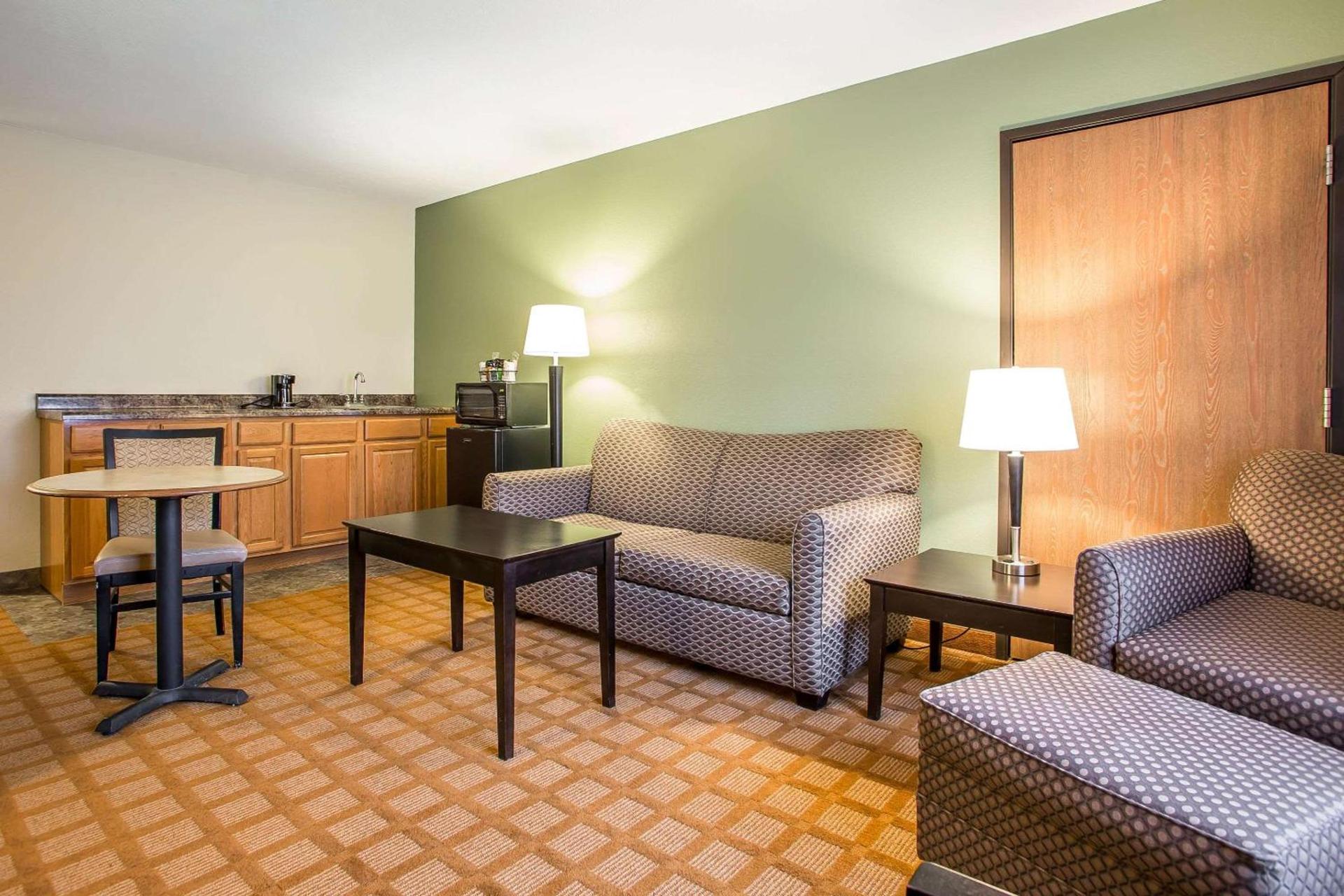 Quality Inn & Suites Marinette photo 40