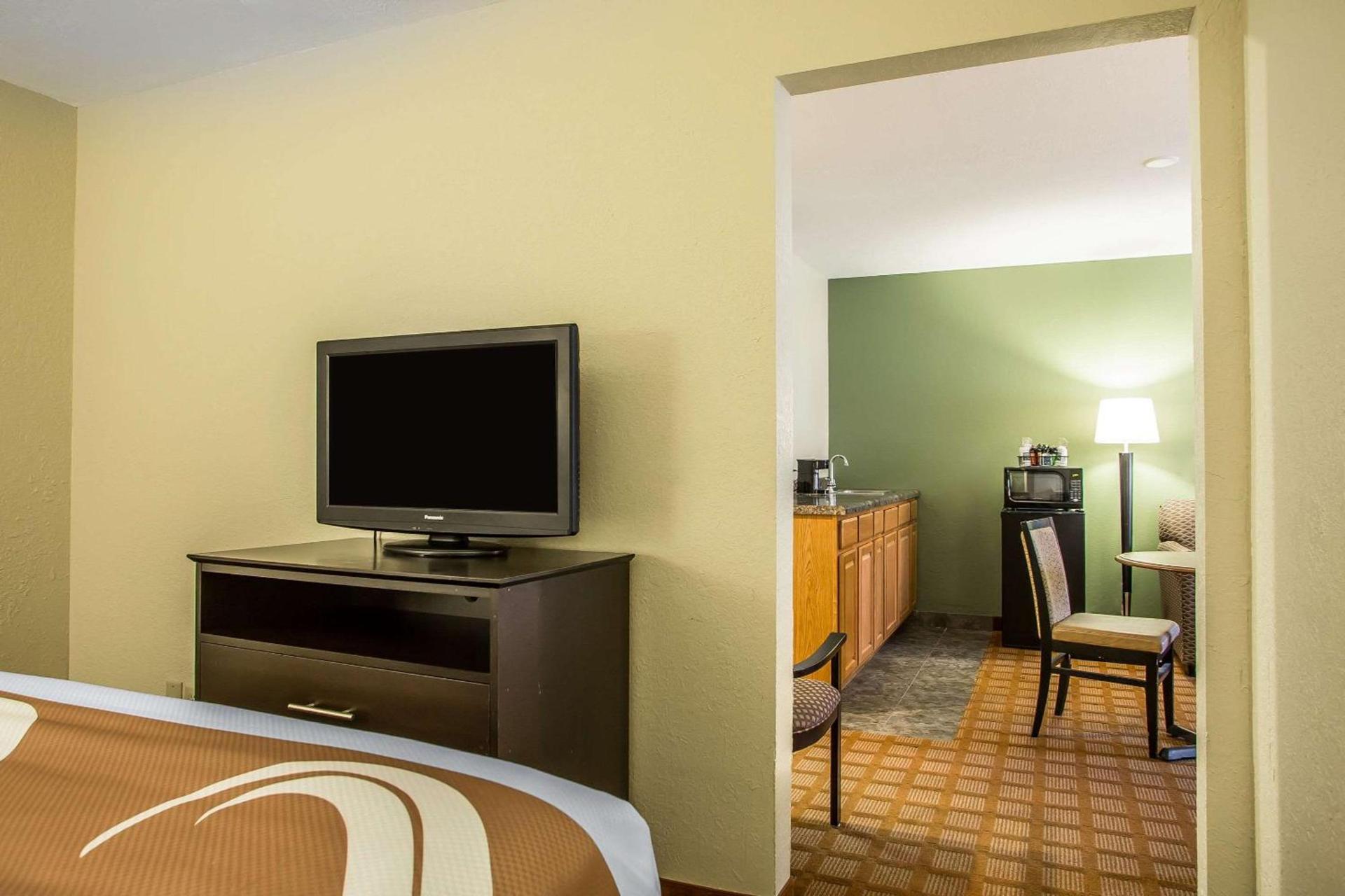 Quality Inn & Suites Marinette photo 36