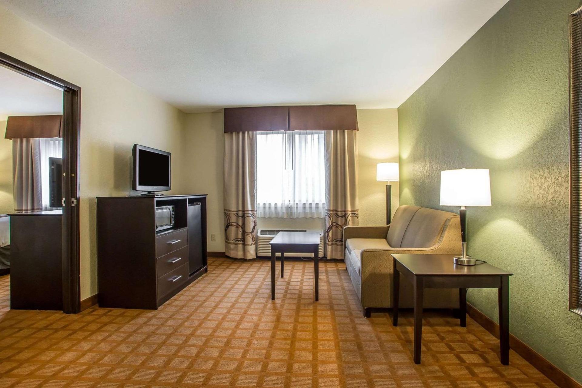 Quality Inn & Suites Marinette photo 42