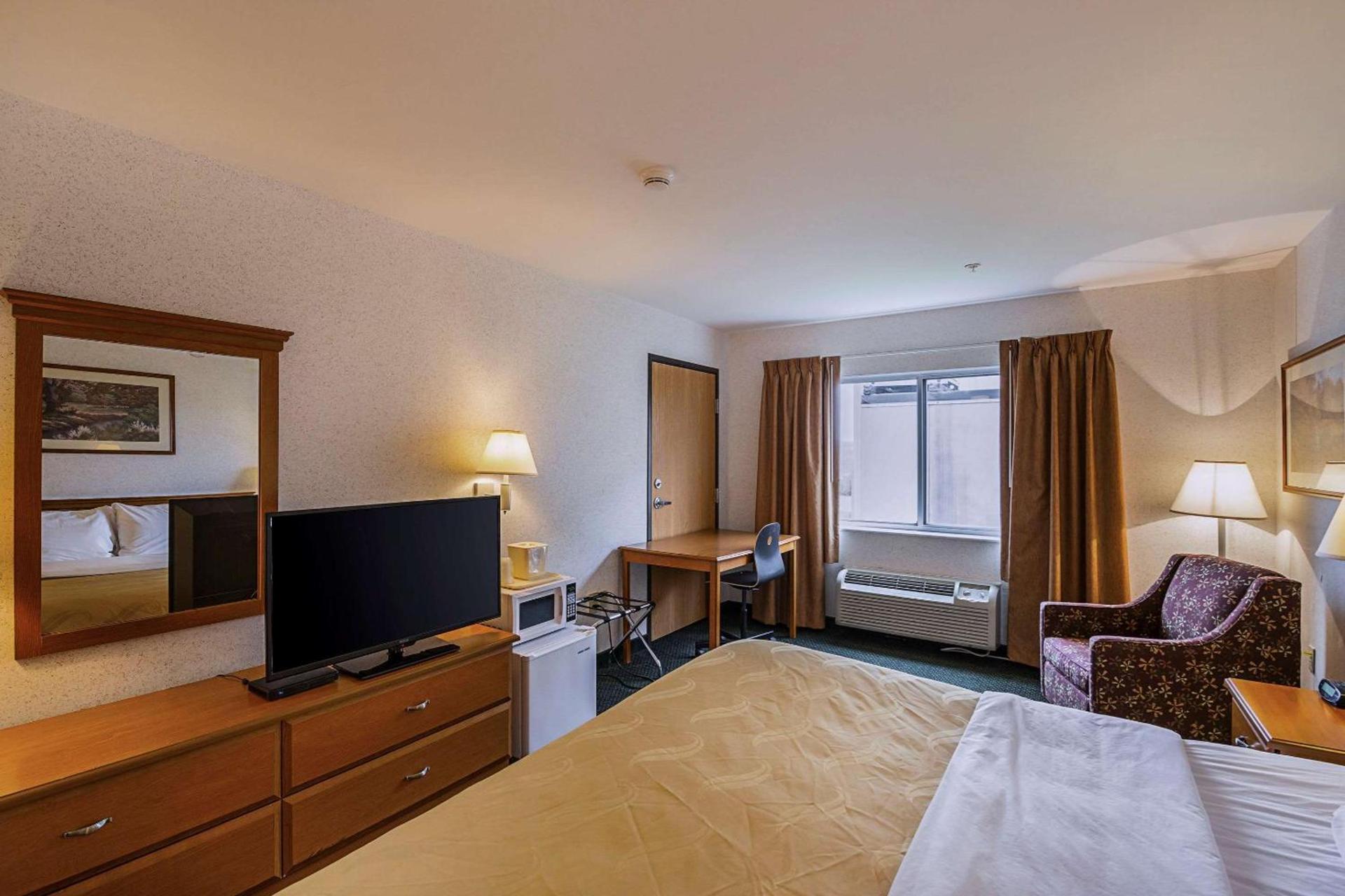 Quality Inn & Suites Belmont - Platteville photo 8