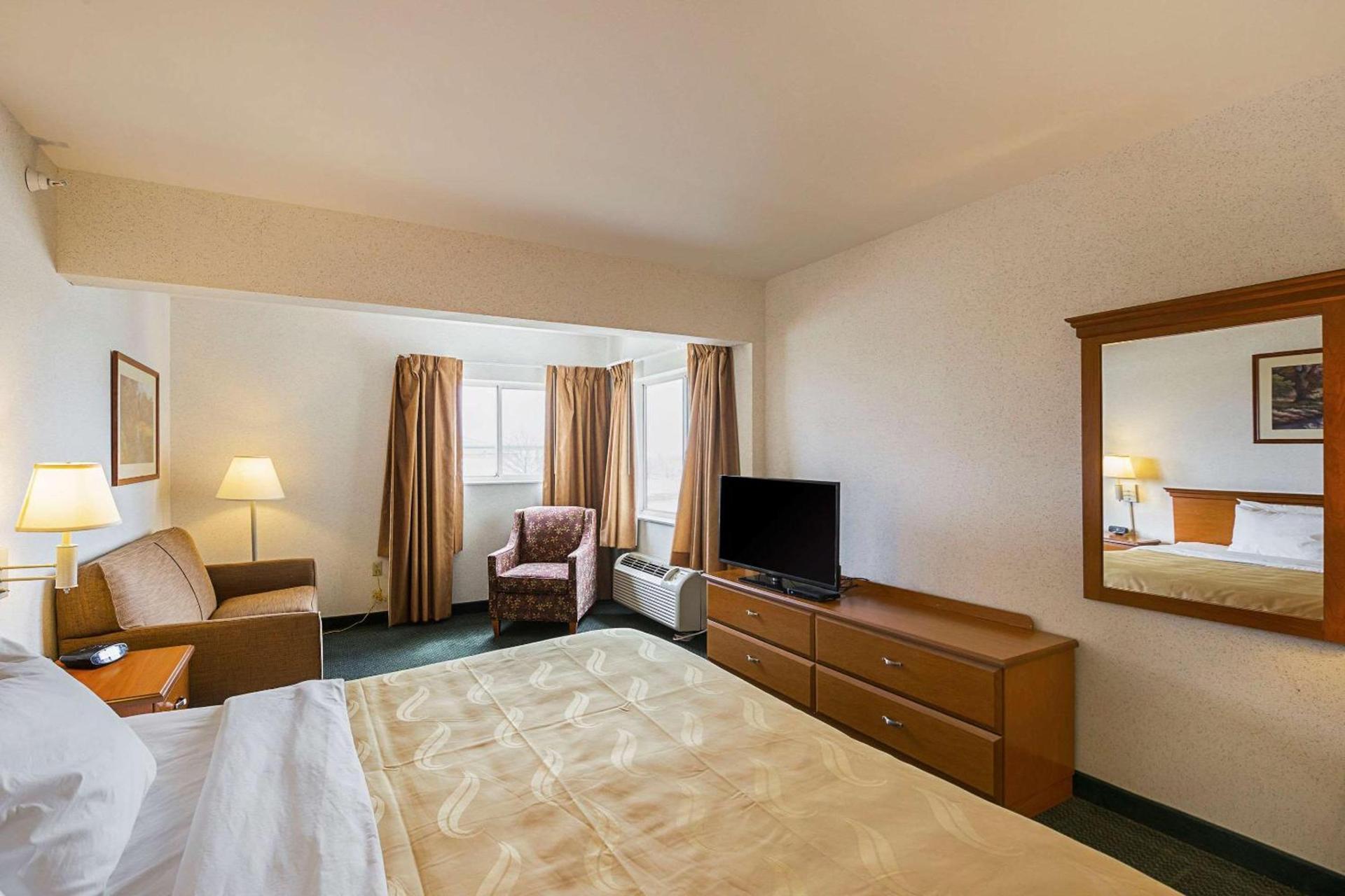 Quality Inn & Suites Belmont - Platteville photo 14