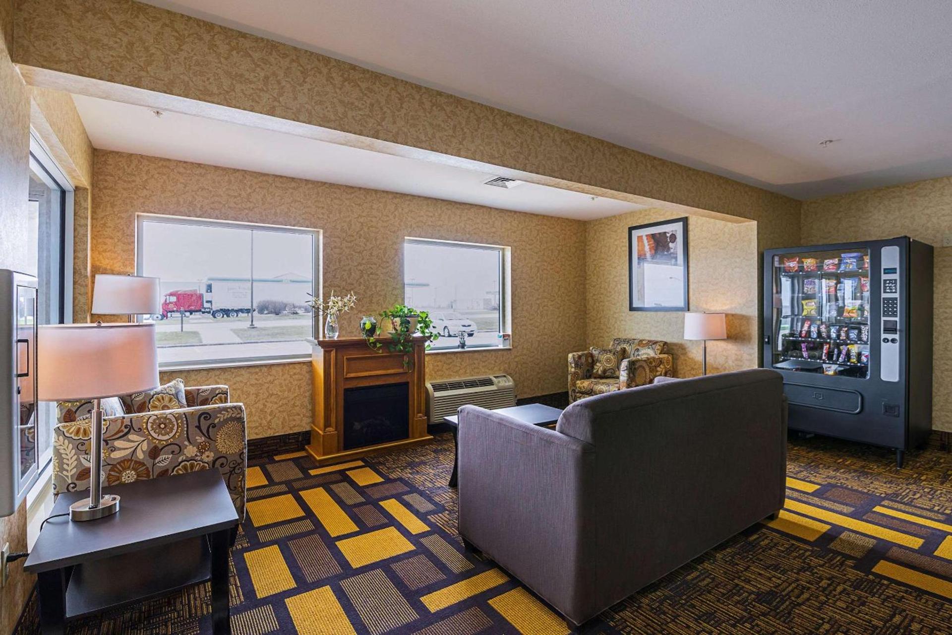 Quality Inn & Suites Belmont - Platteville photo 6