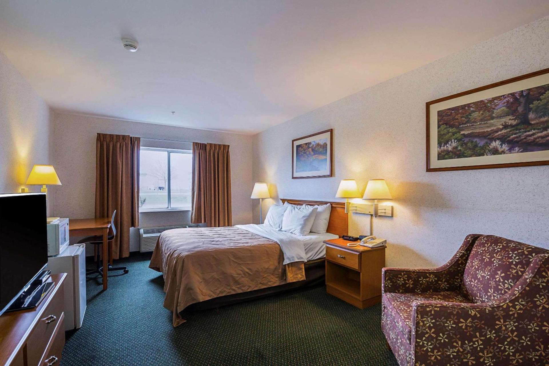 Quality Inn & Suites Belmont - Platteville photo 10