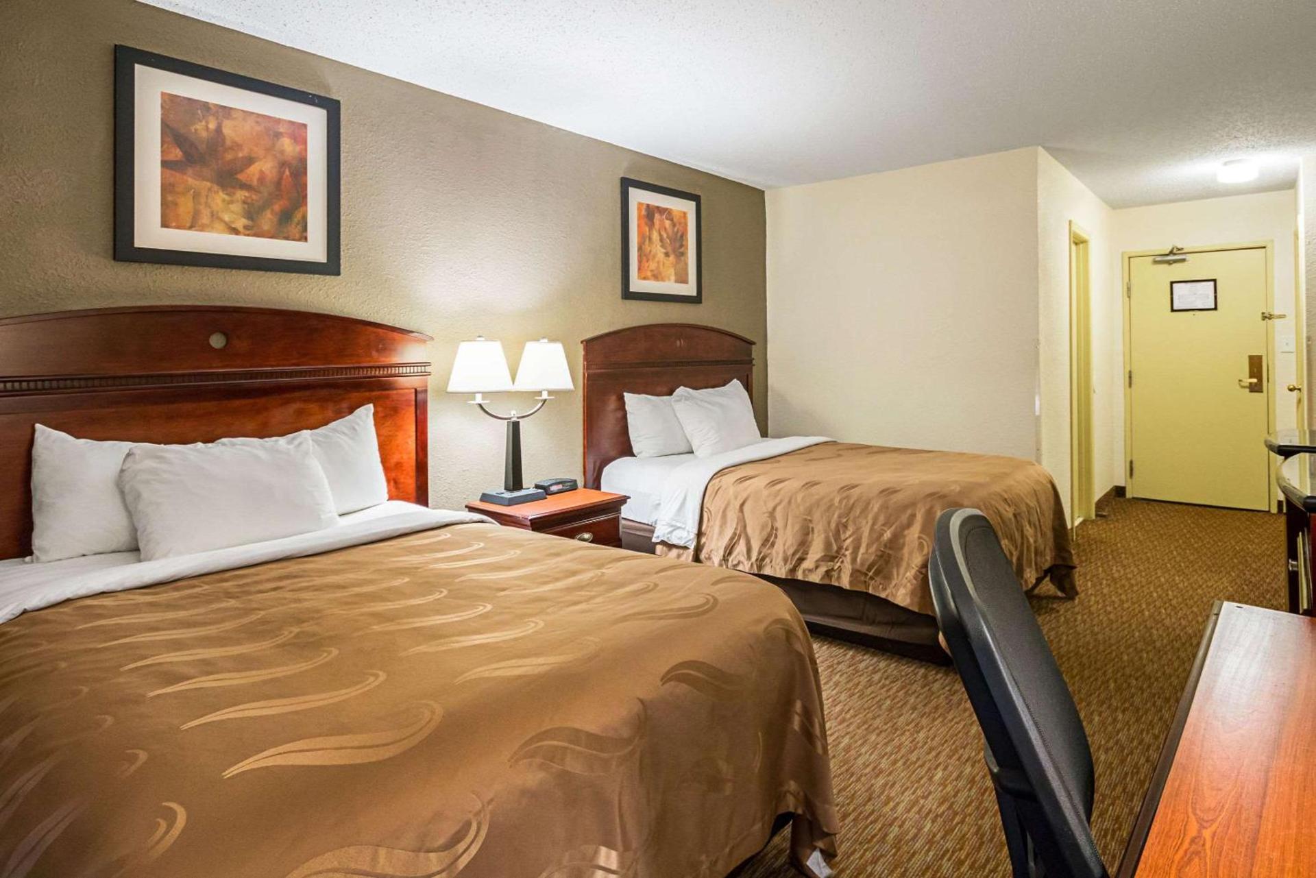 Quality Inn Fairmont photo 22