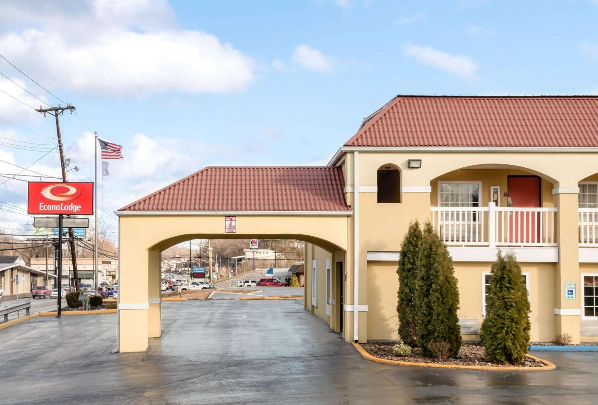 Econo Lodge Huntington - Barboursville University Area — hotel in Huntington
