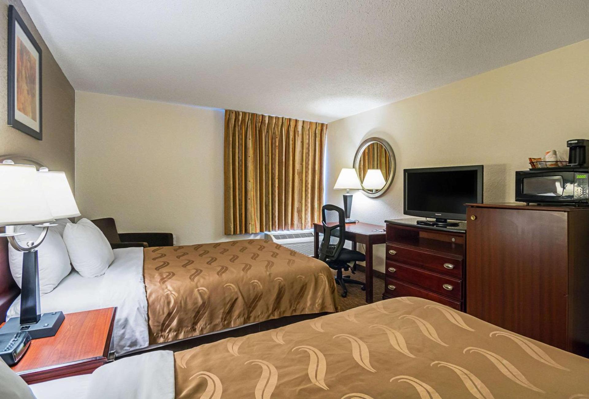 Quality Inn Fairmont photo 11