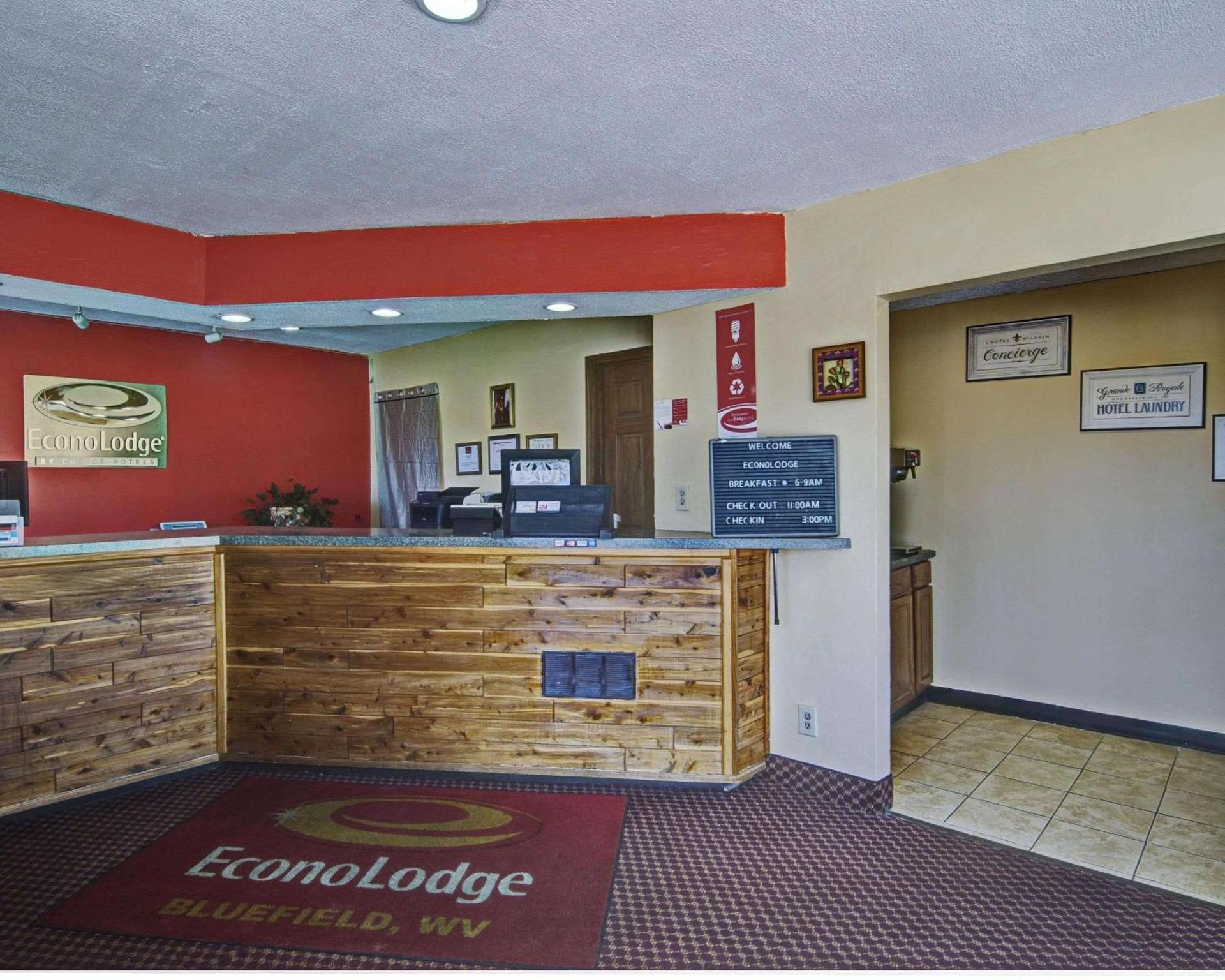 Econo Lodge Near Bluefield College photo 7