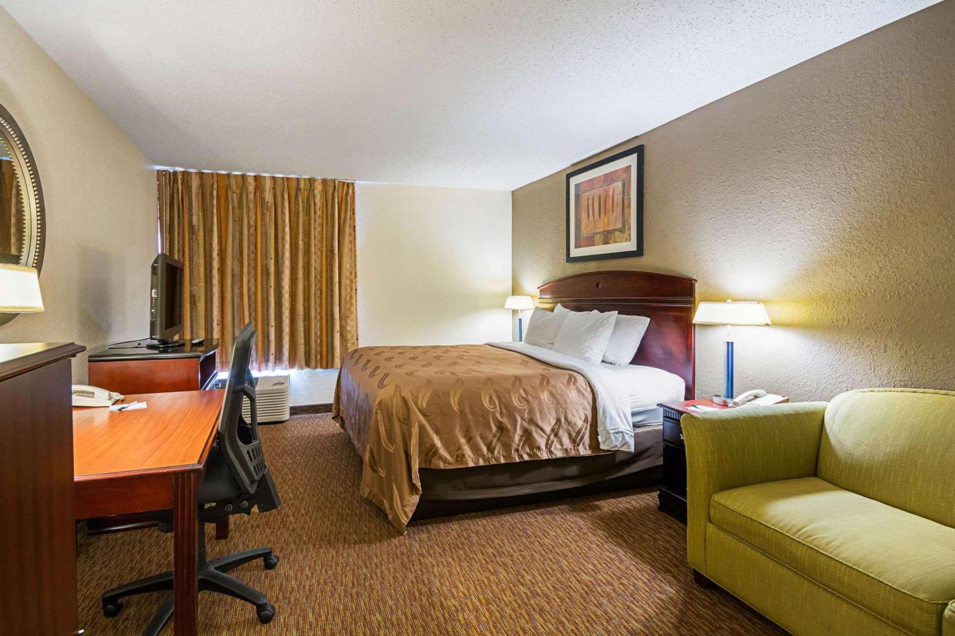 Quality Inn Fairmont photo 25
