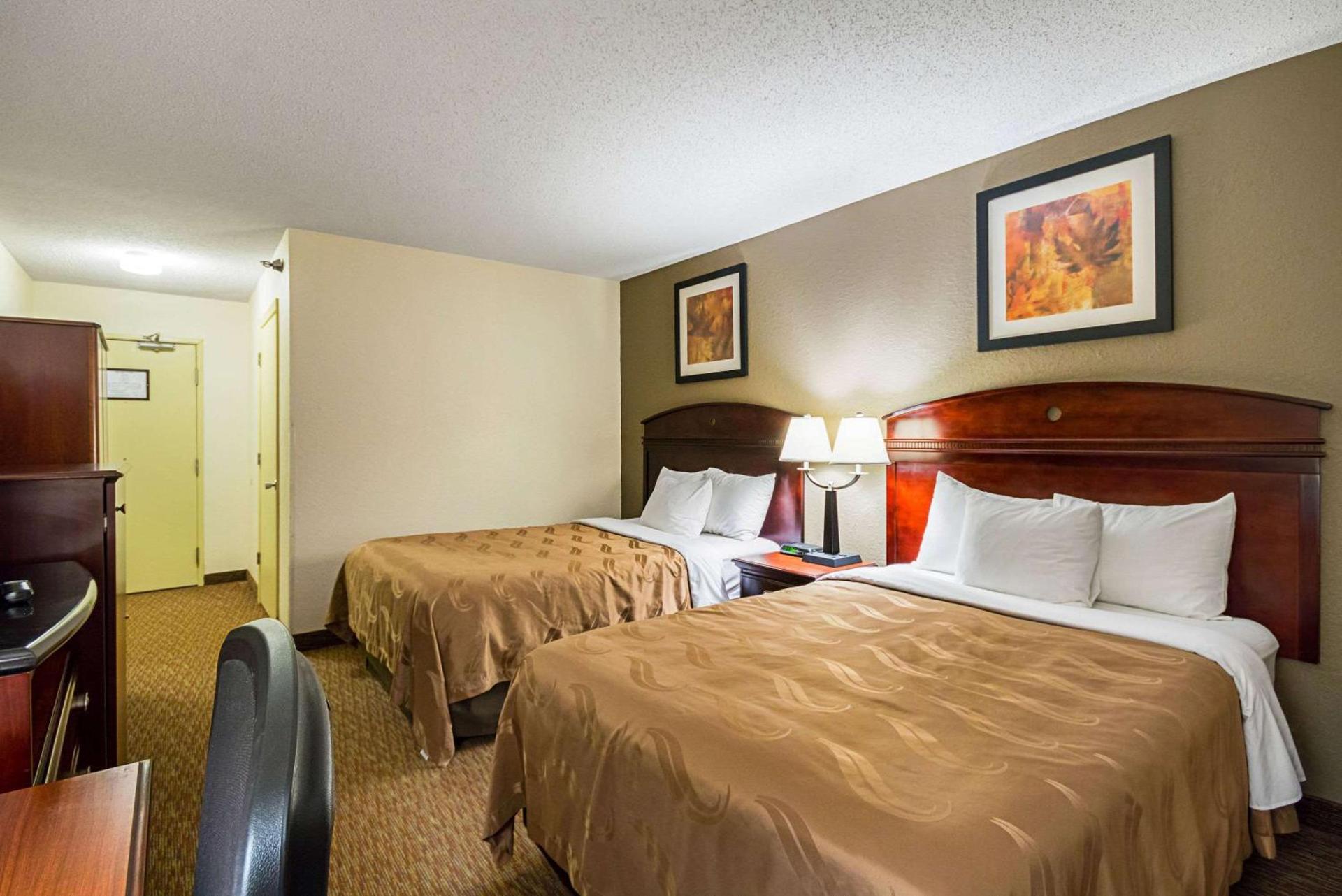 Quality Inn Fairmont photo 12
