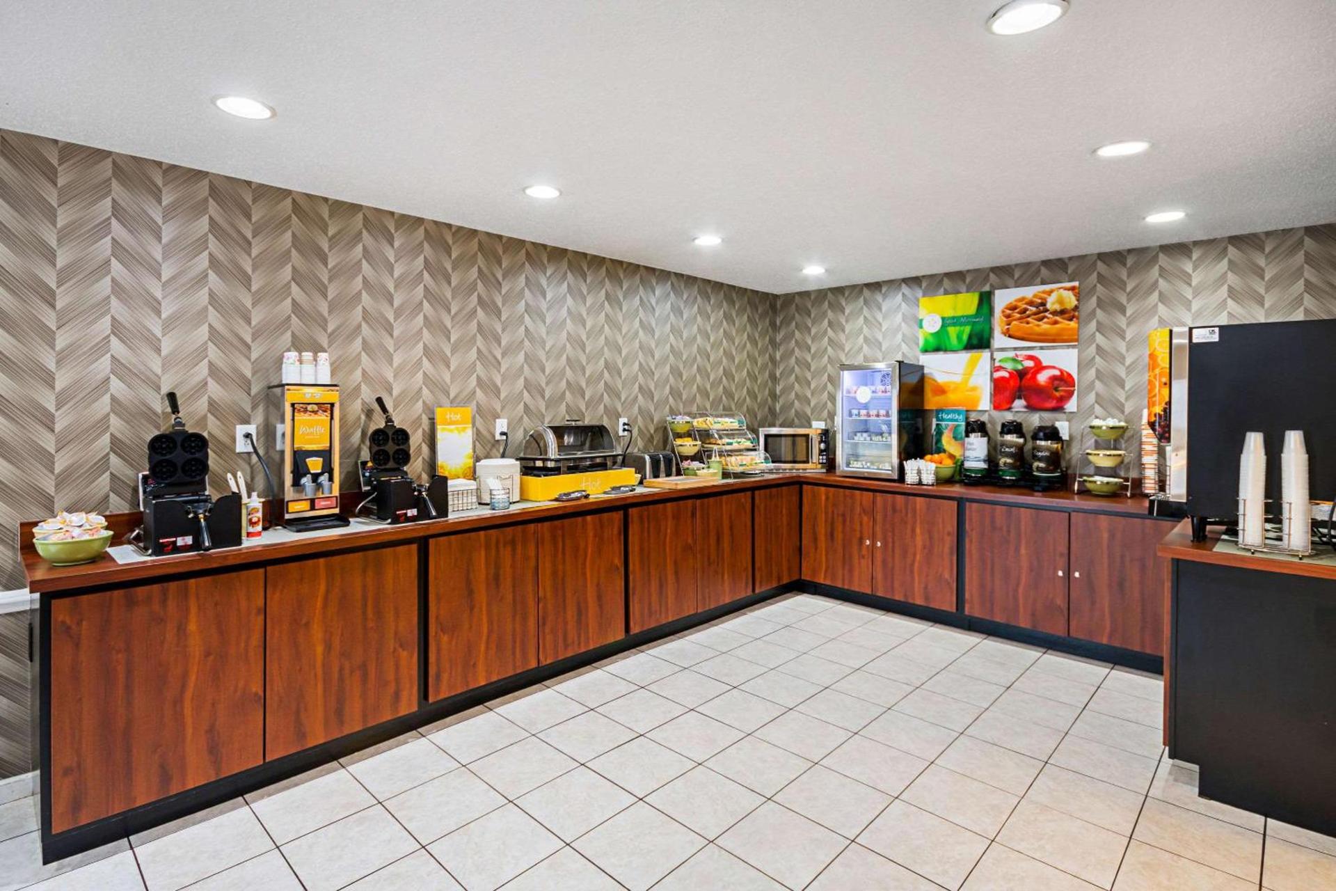 Quality Inn Fairmont photo 31
