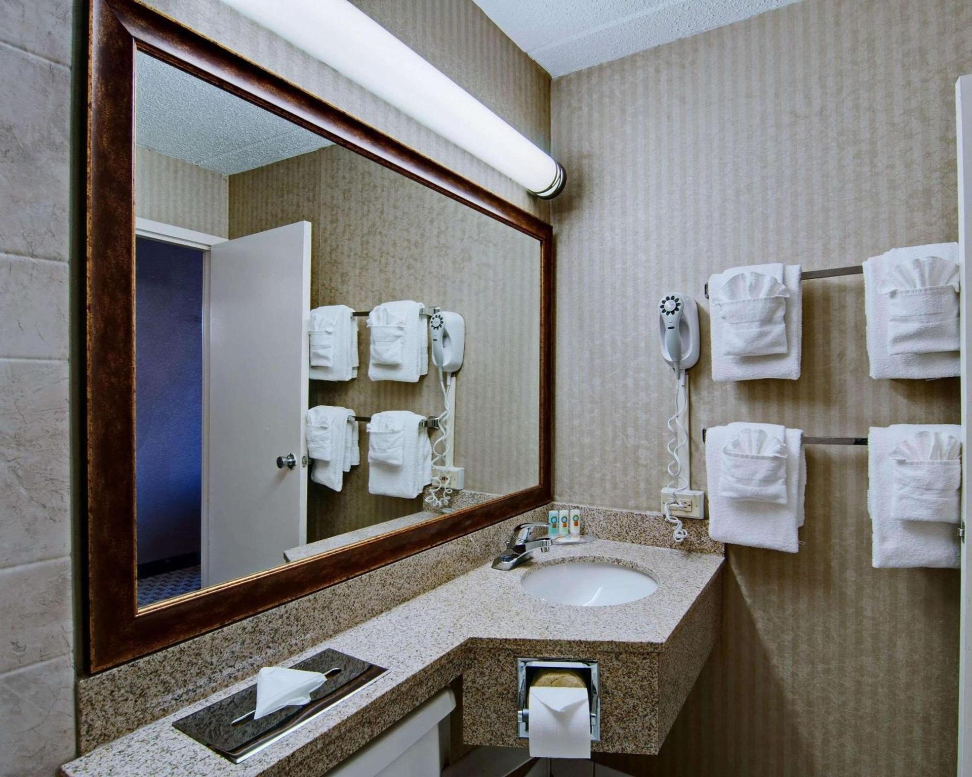 Quality Inn Beckley photo 12