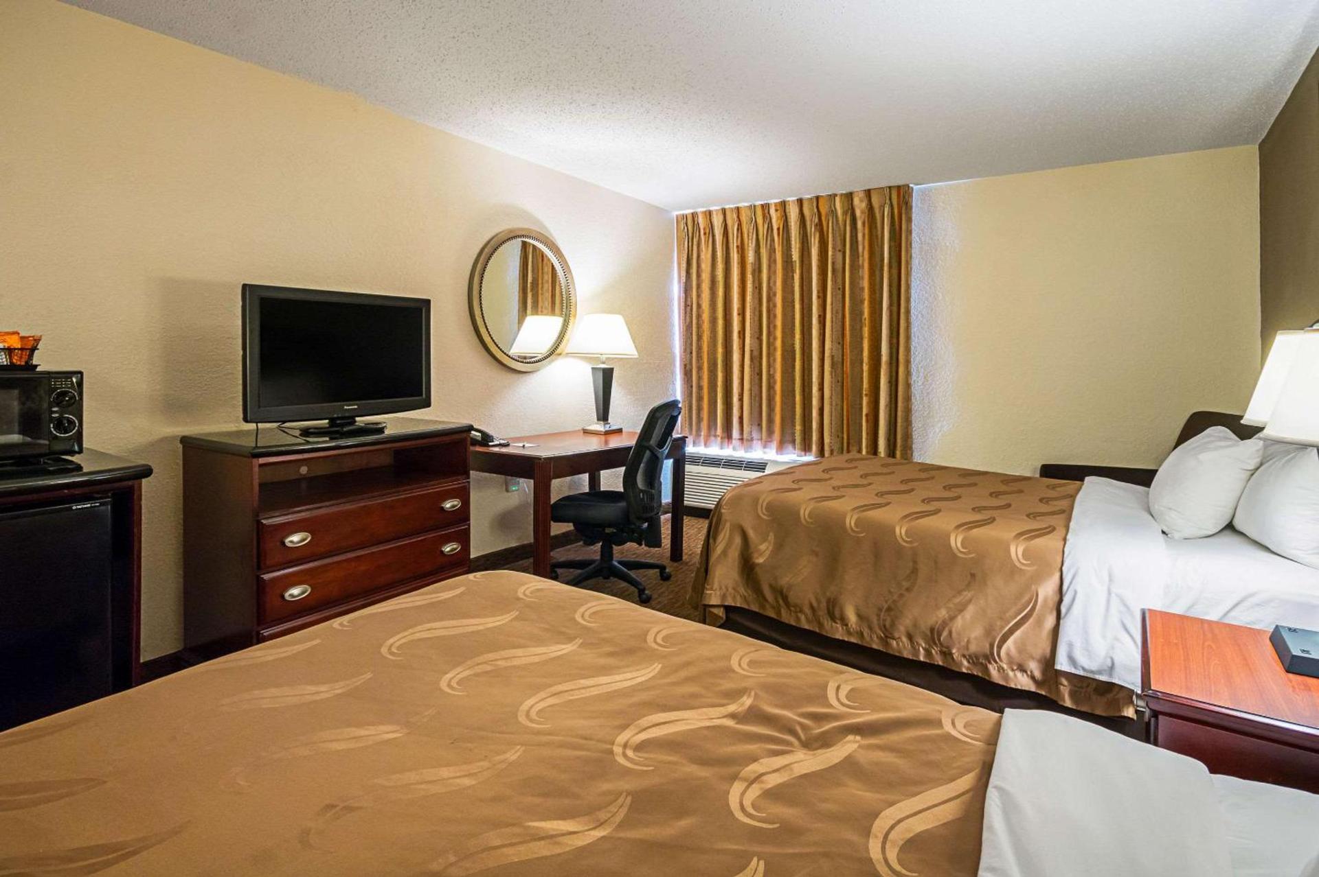 Quality Inn Fairmont photo 21
