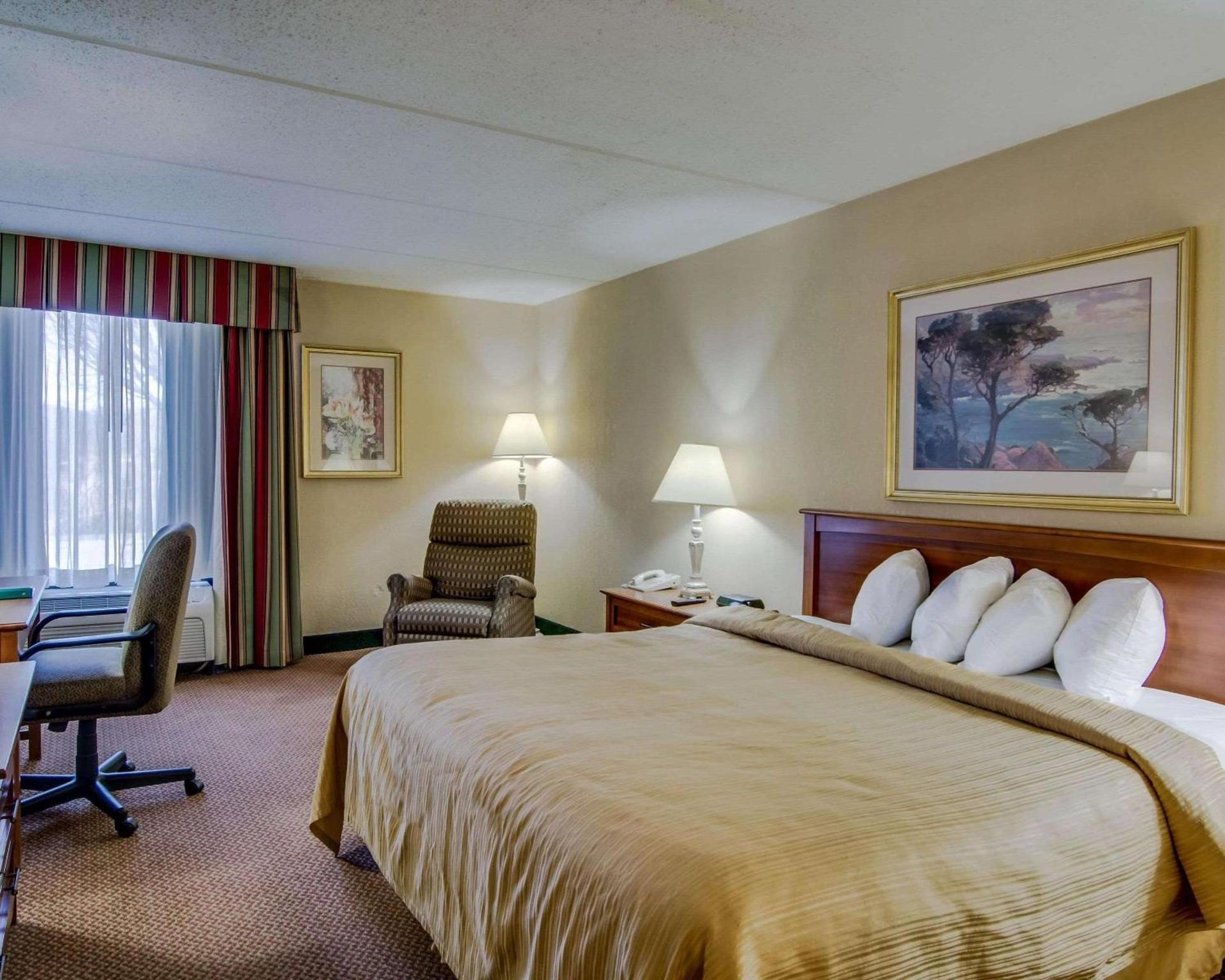 Quality Hotel and Conference Center Bluefield photo 25