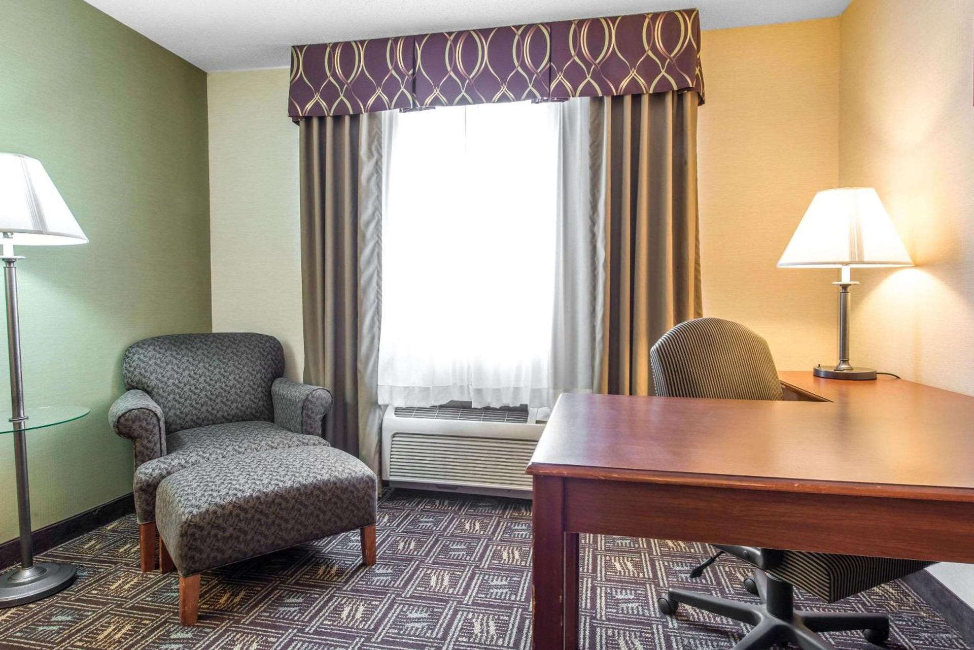Comfort Inn Weirton - Steubenville photo 5