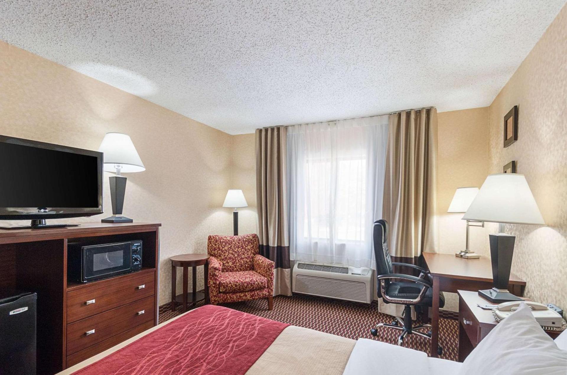 Quality Inn Parkersburg North-Vienna photo 18