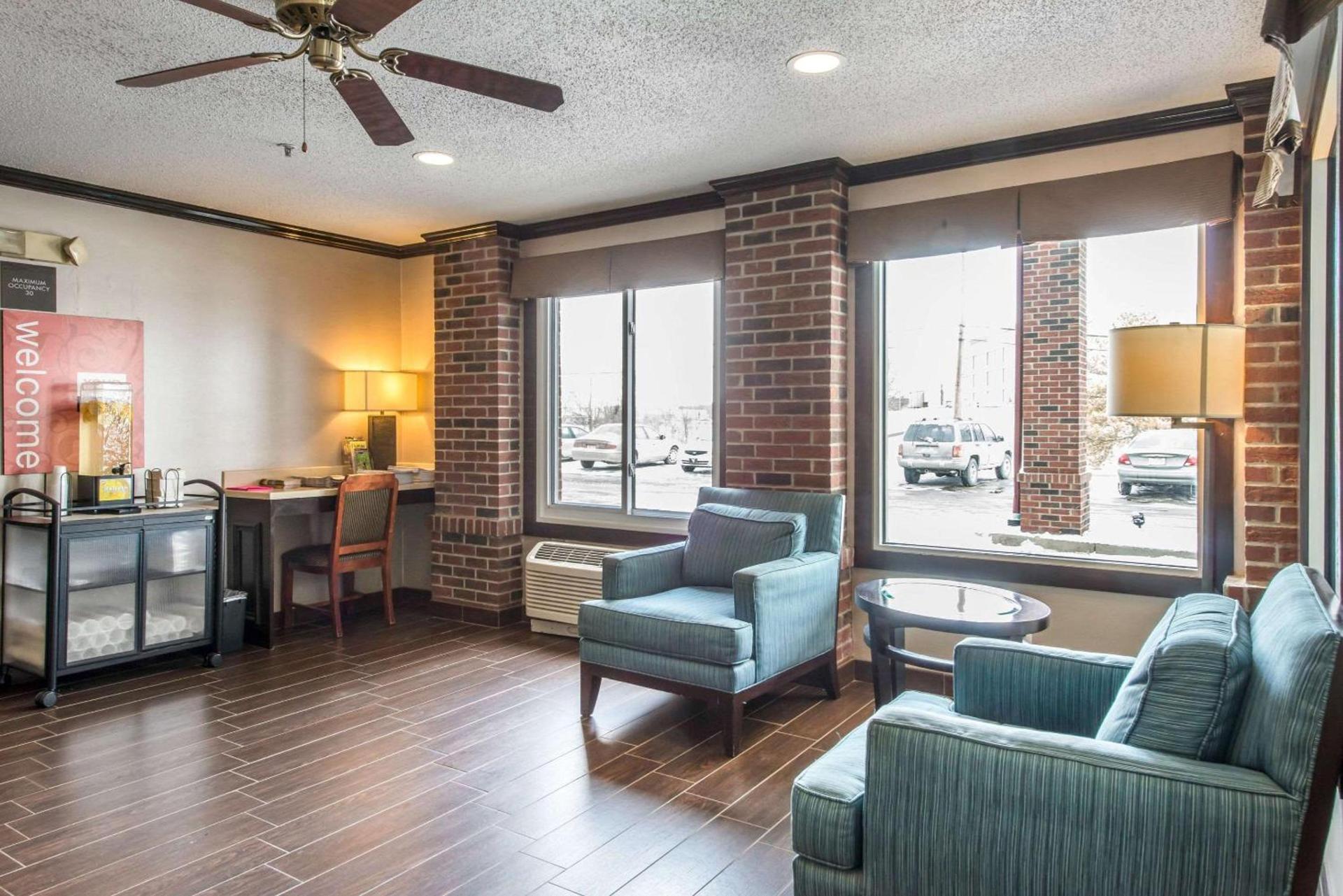 Comfort Inn Weirton - Steubenville photo 8