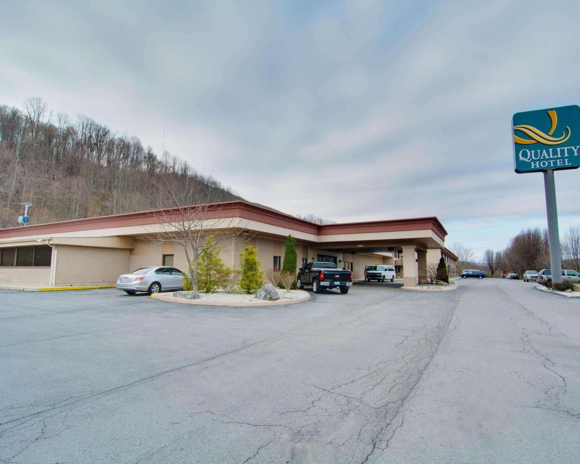 Quality Hotel and Conference Center Bluefield photo 1