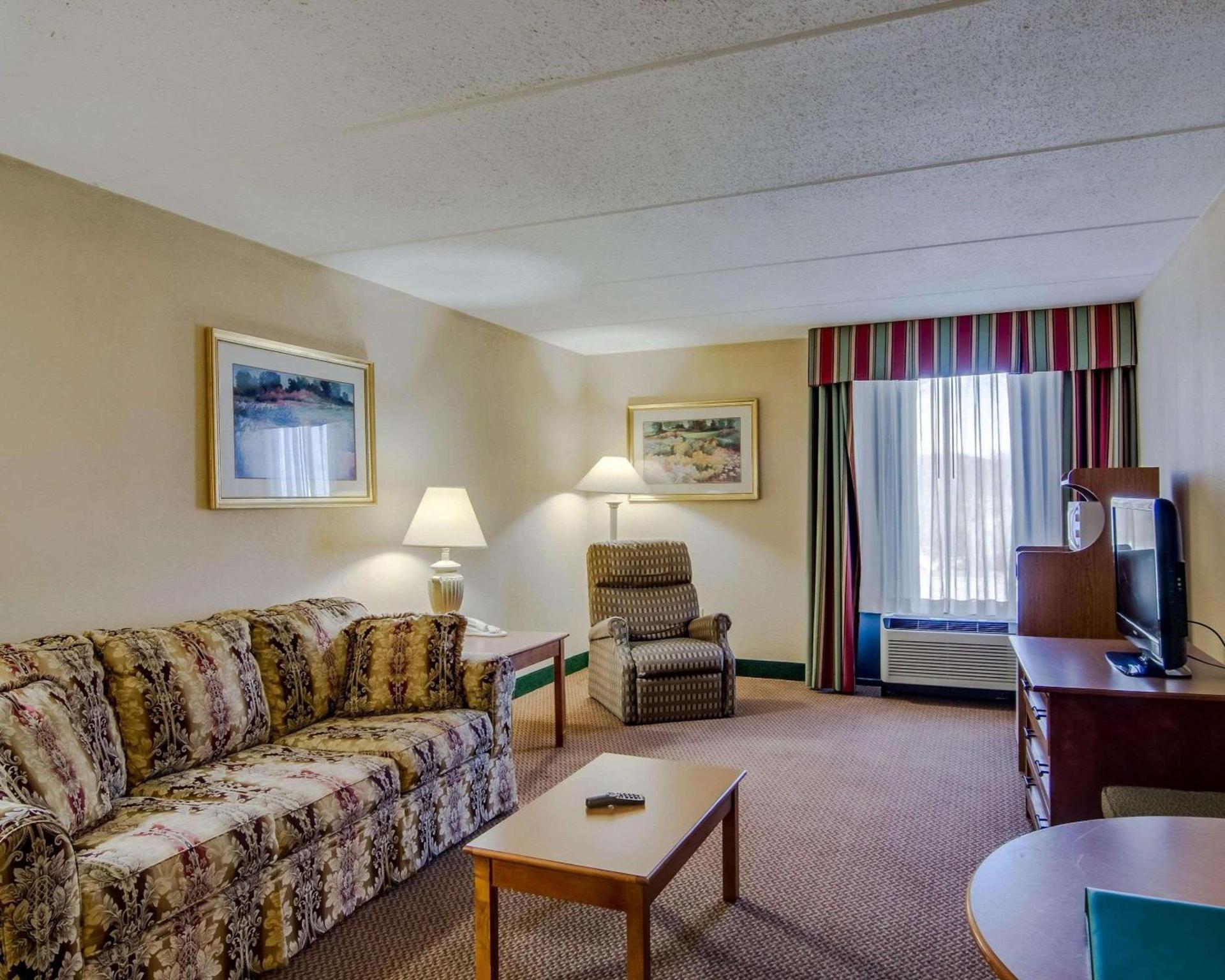 Quality Hotel and Conference Center Bluefield photo 9