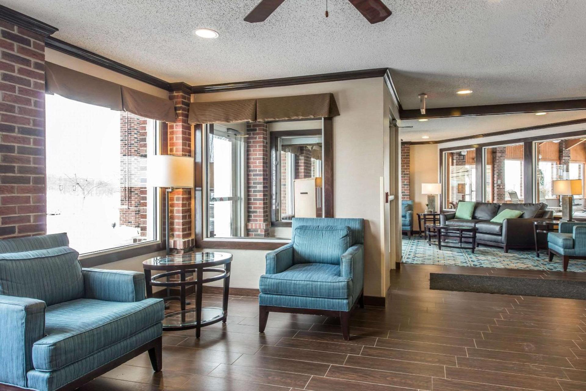 Comfort Inn Weirton - Steubenville photo 17