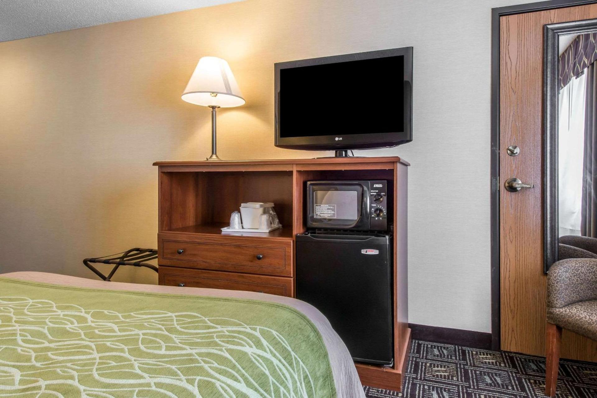 Comfort Inn Weirton - Steubenville photo 22
