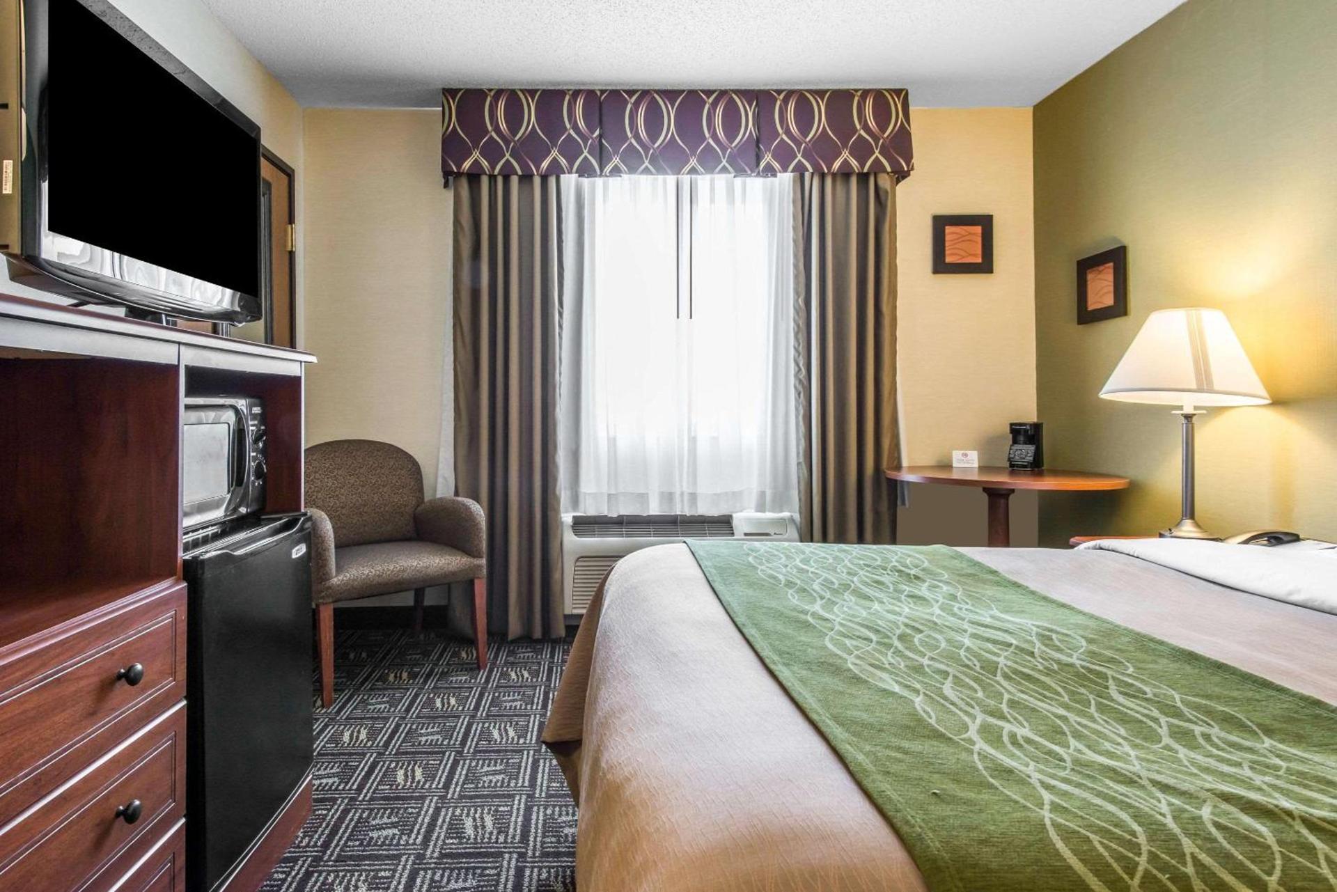 Comfort Inn Weirton - Steubenville photo 30