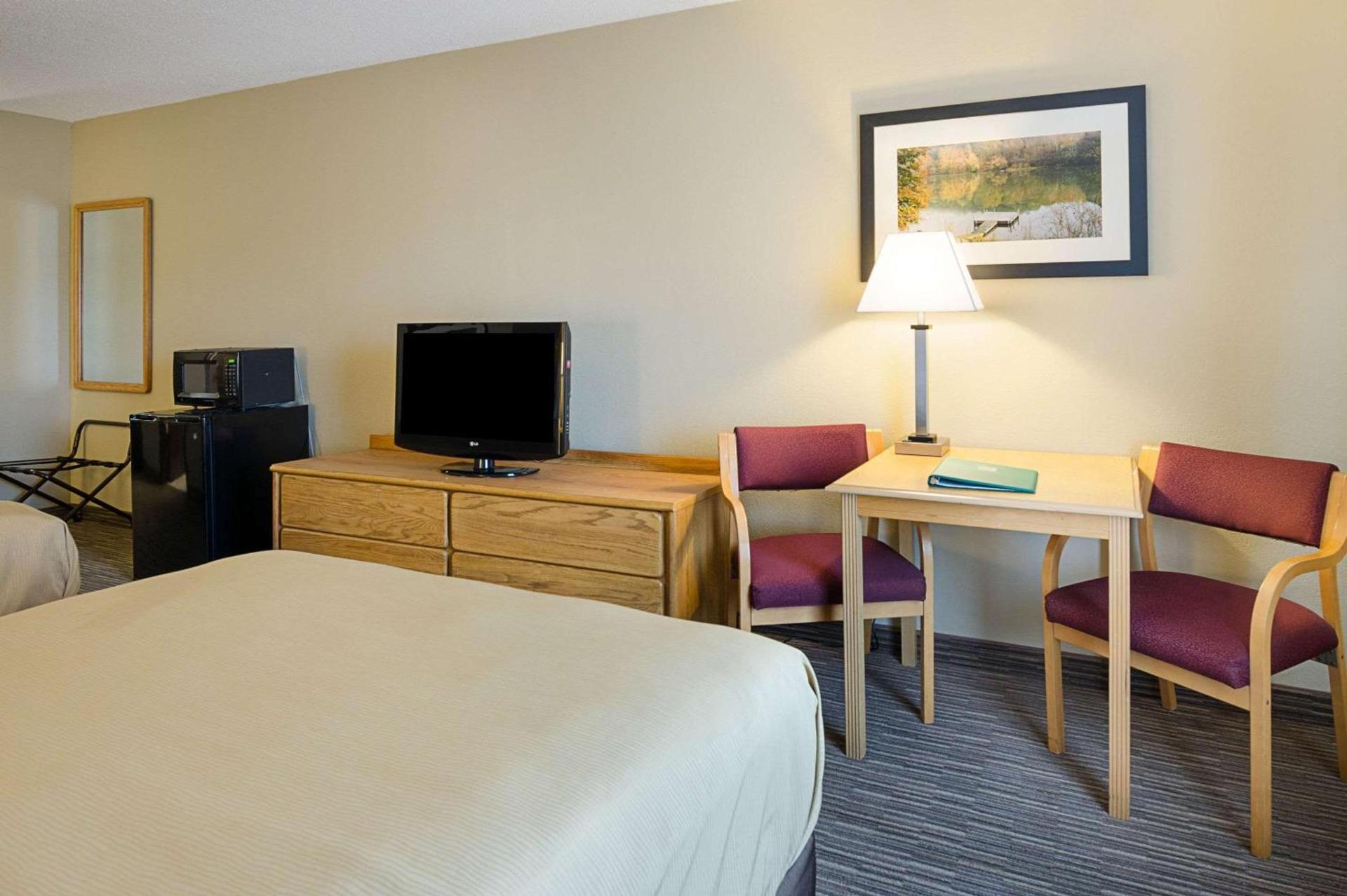 Quality Inn Princeton photo 12