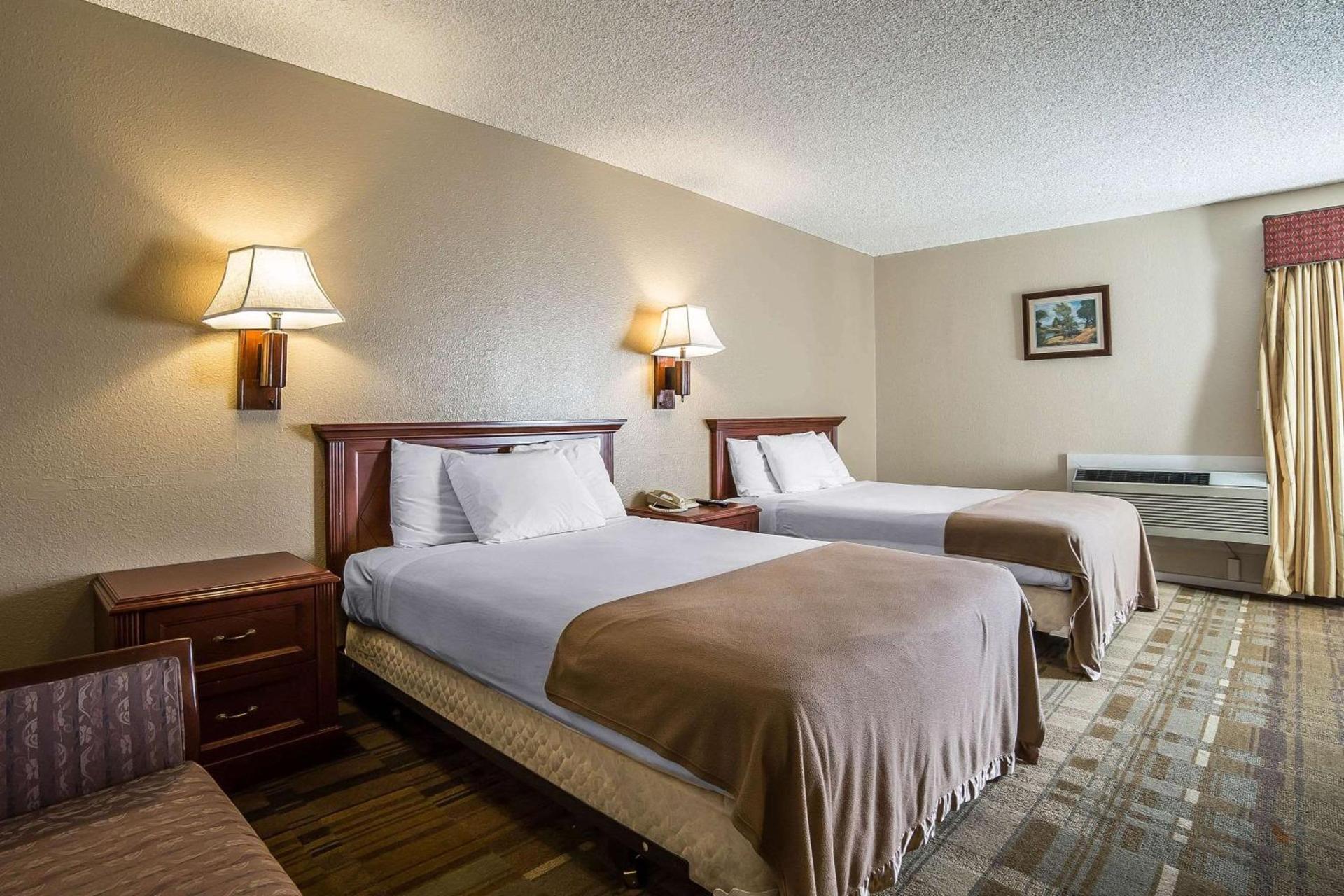 Rodeway Inn Cheyenne I-80 East photo 3