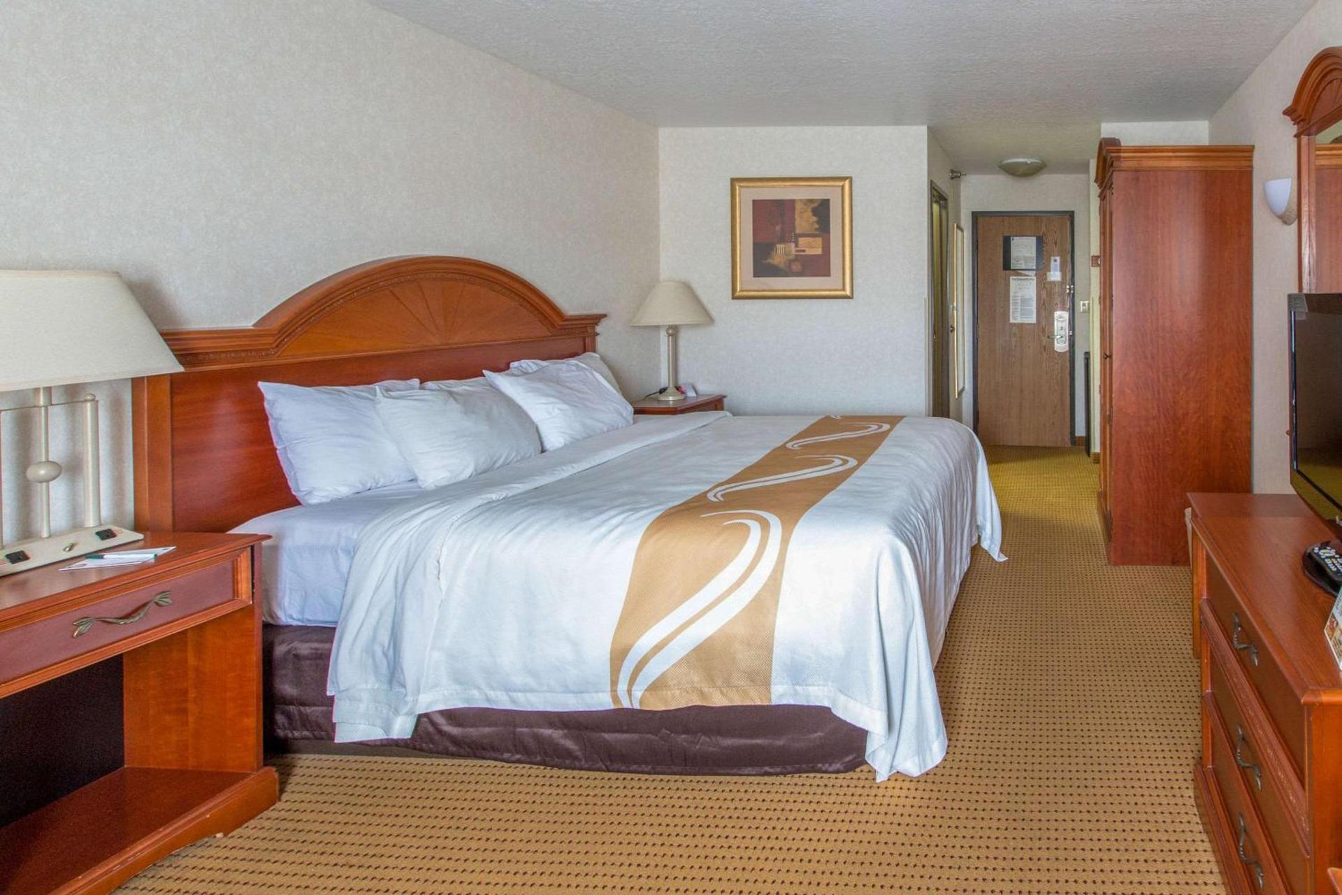 Quality Inn & Suites University photo 21