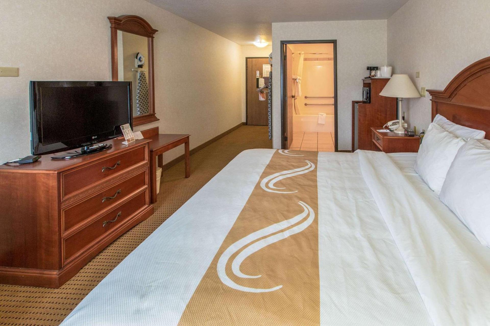 Quality Inn & Suites University photo 19