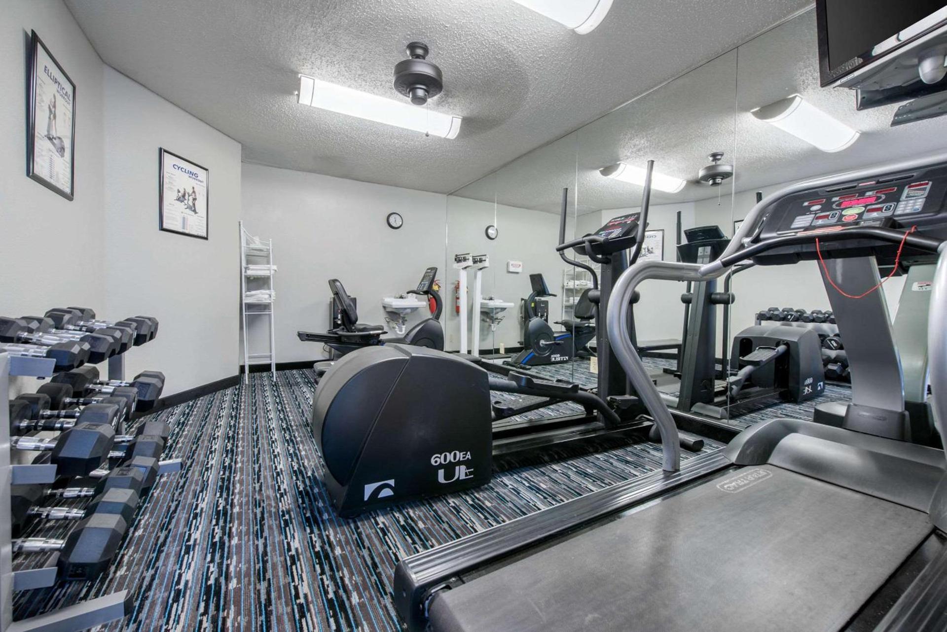 Quality Inn & Suites Brownsburg - Indianapolis West photo 35