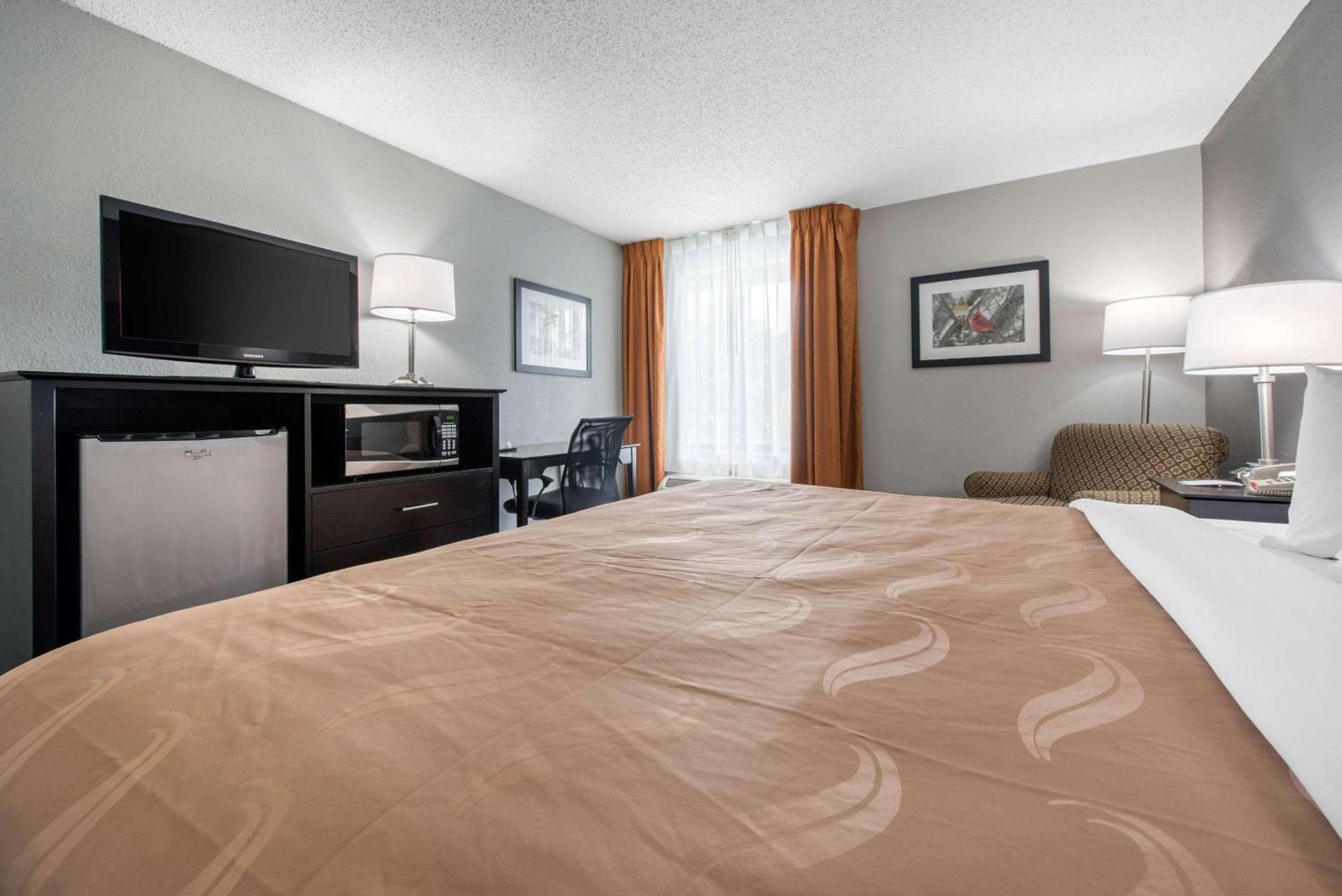 Quality Inn & Suites Brownsburg - Indianapolis West photo 11