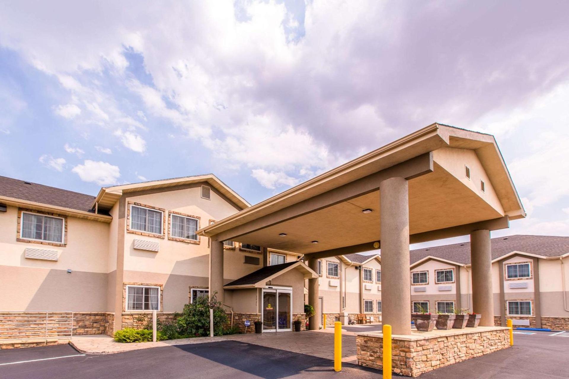 Quality Inn & Suites University photo 2