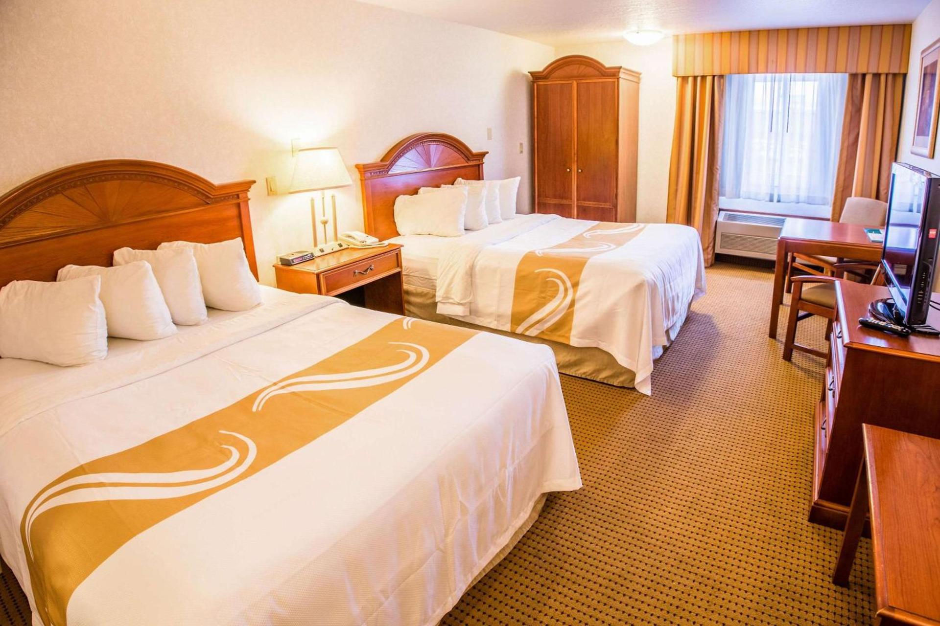 Quality Inn & Suites University photo 11