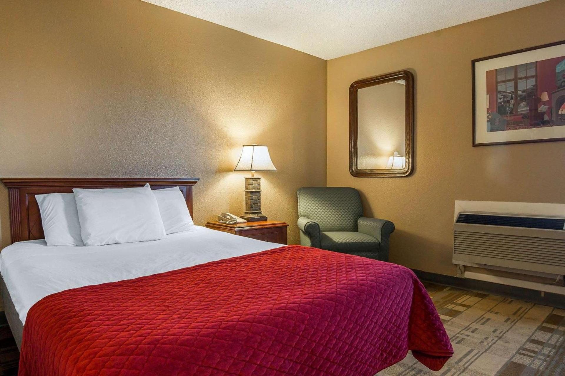 Rodeway Inn Cheyenne I-80 East photo 14