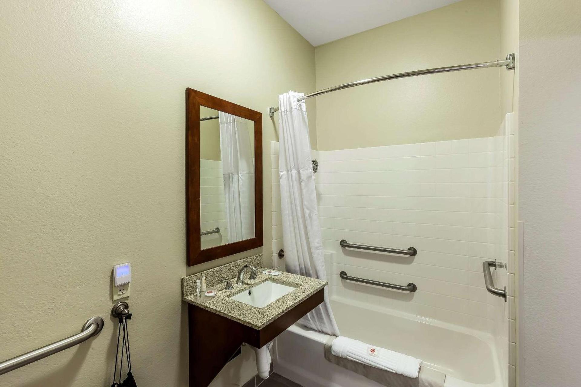 Comfort Inn & Suites Near University of Wyoming photo 63