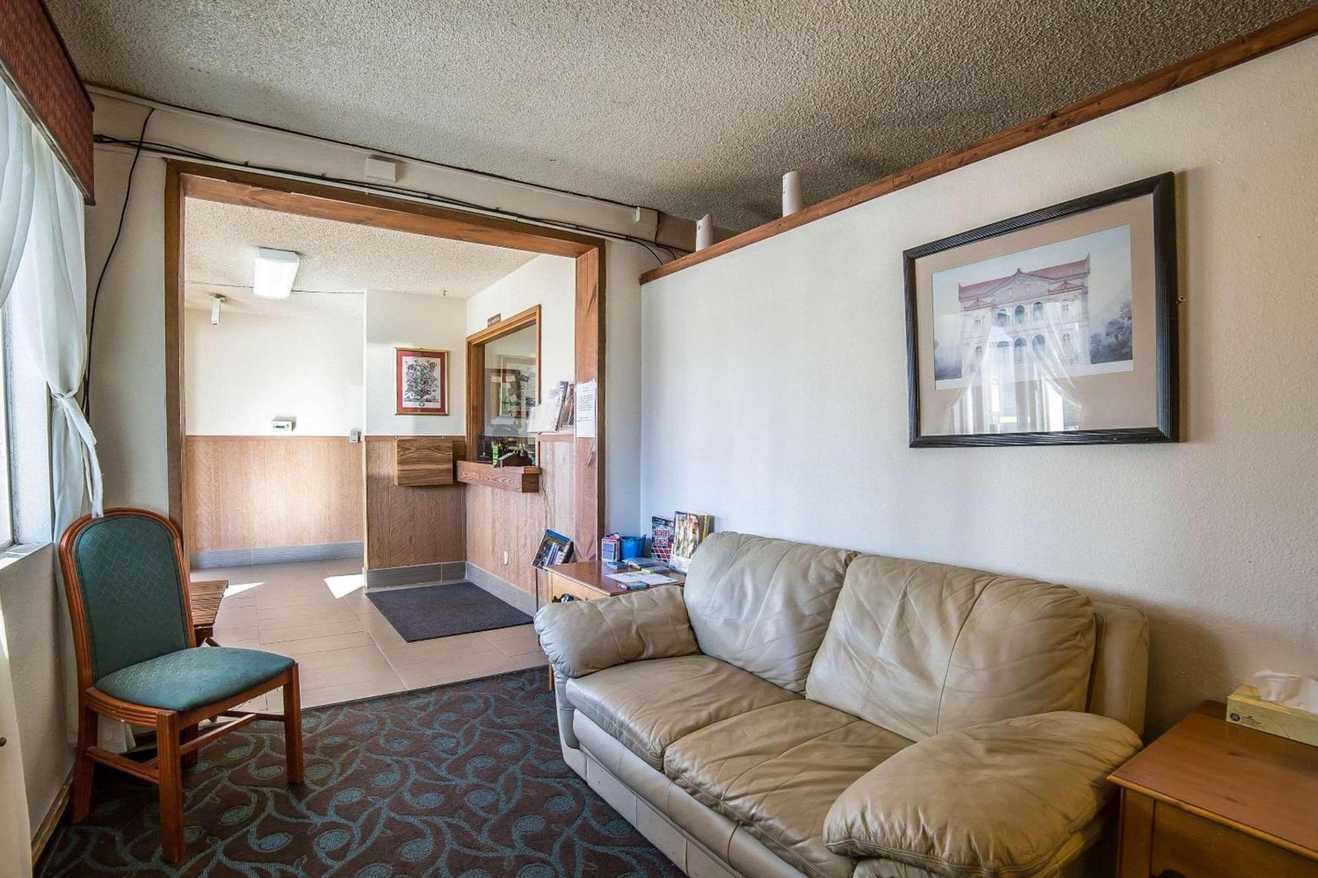Rodeway Inn Cheyenne I-80 East photo 15