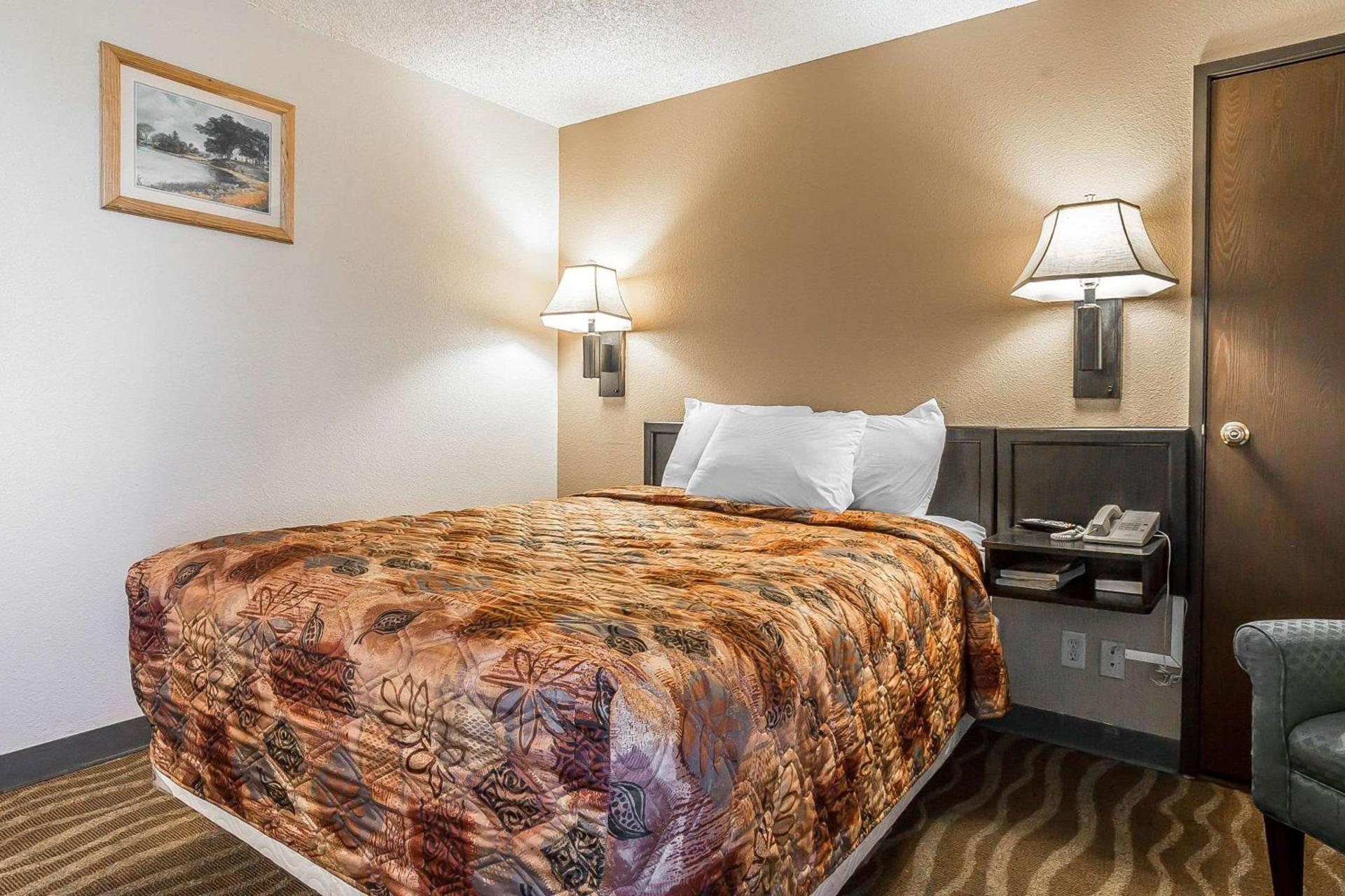 Rodeway Inn Cheyenne I-80 East photo 16