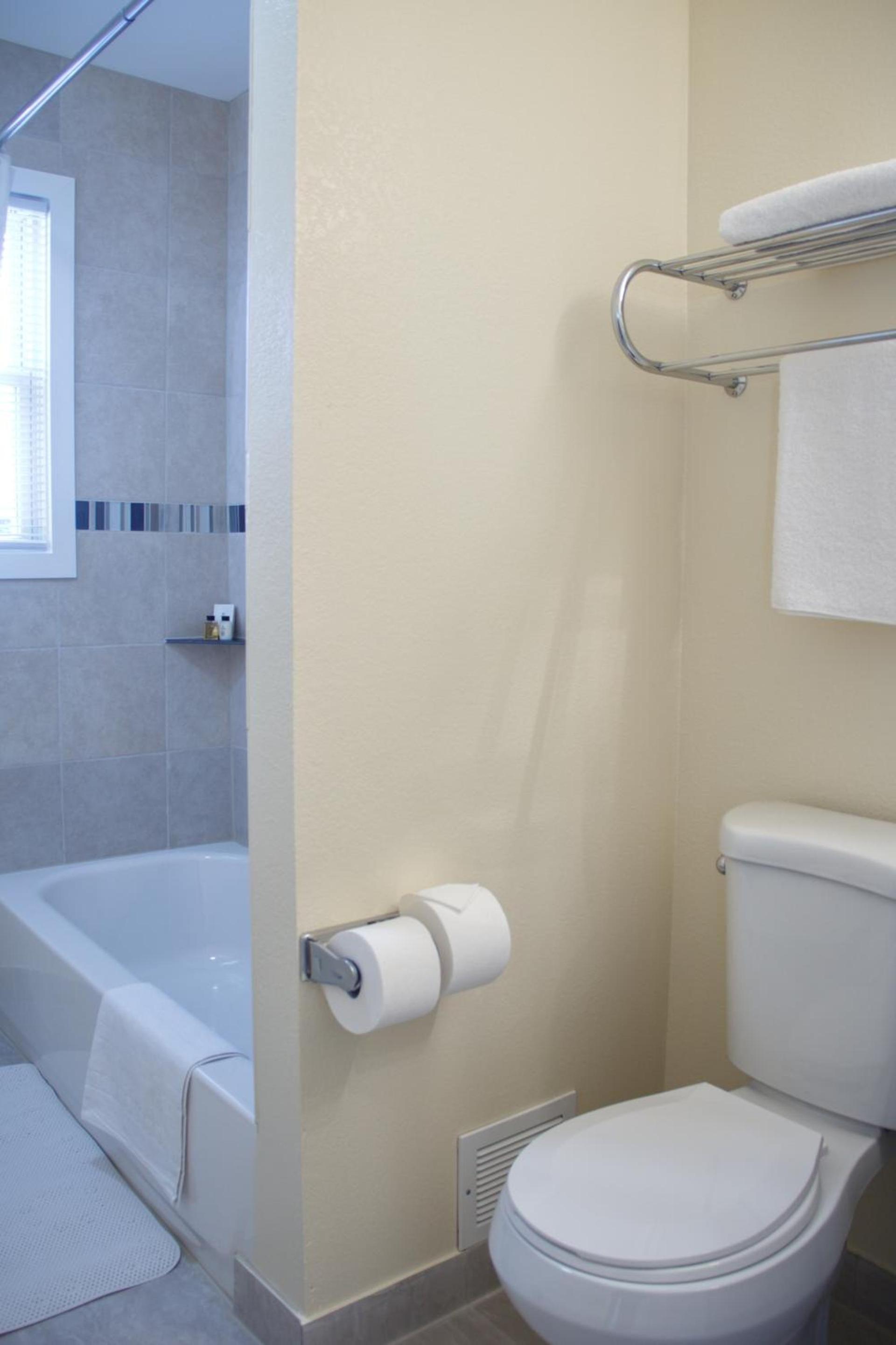 Rodeway Inn photo 2
